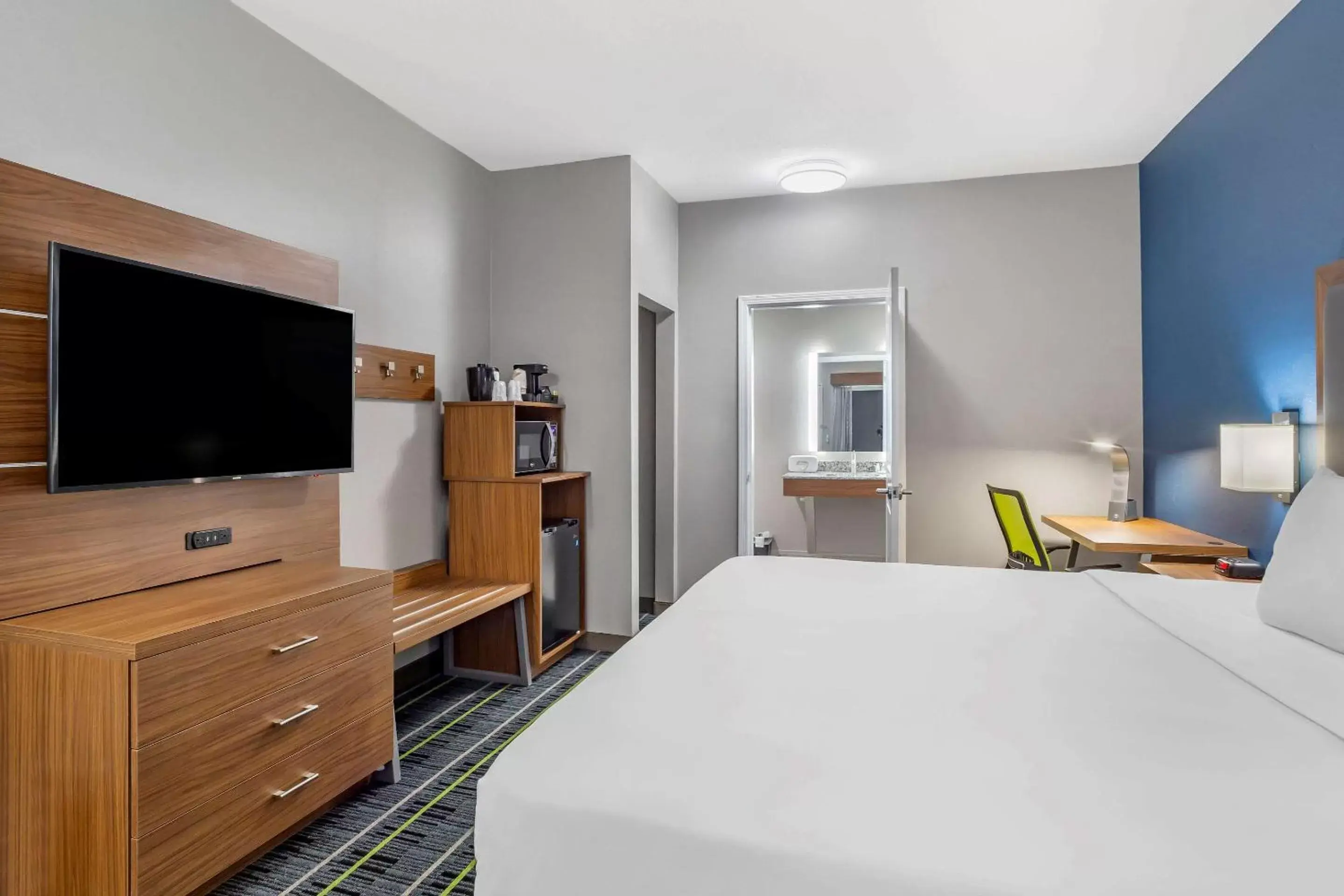 King Room - Accessible/Non-Smoking in Quality Inn & Suites Livermore