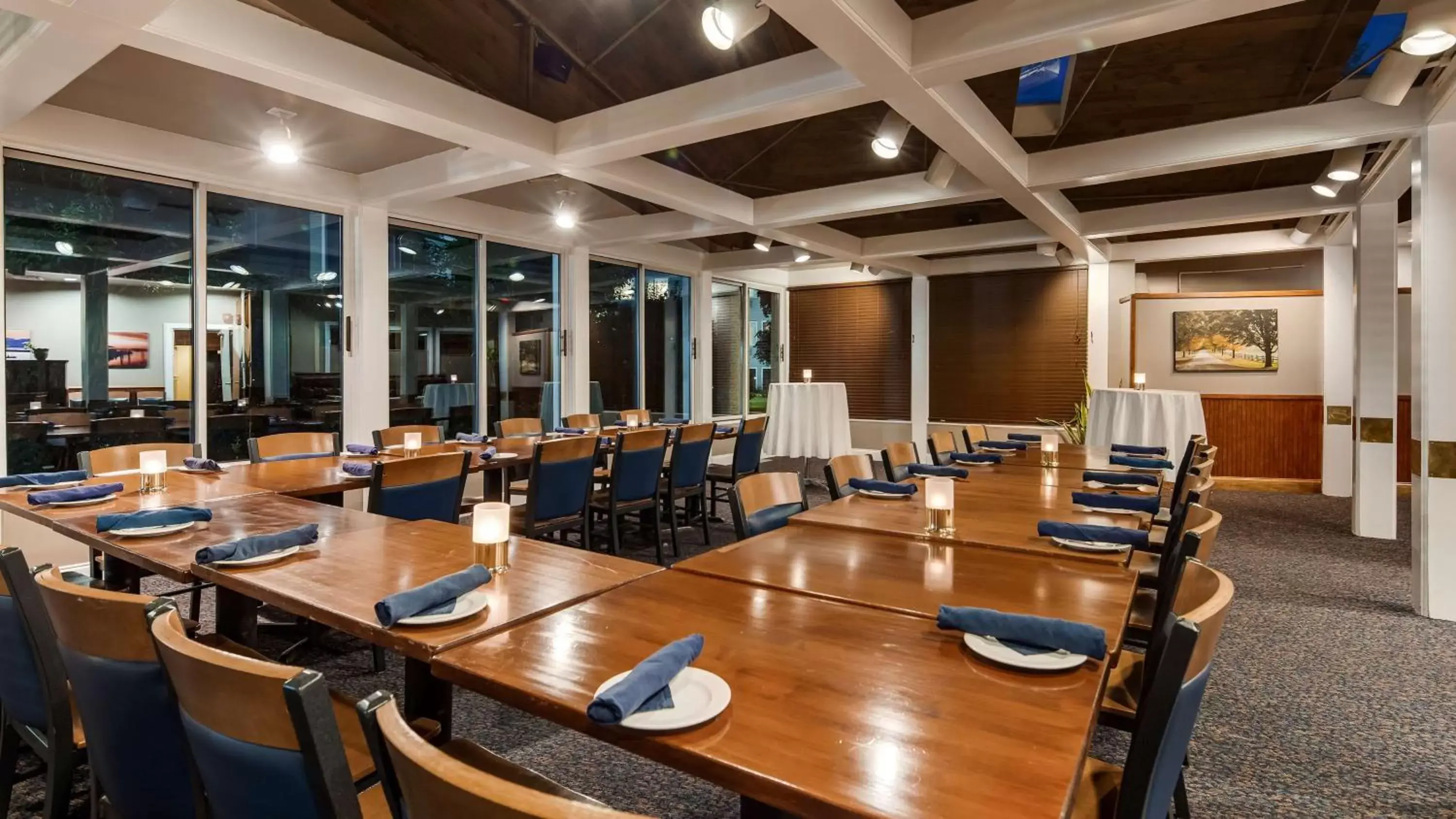 Restaurant/places to eat in Best Western Plus Windjammer Inn & Conference Center