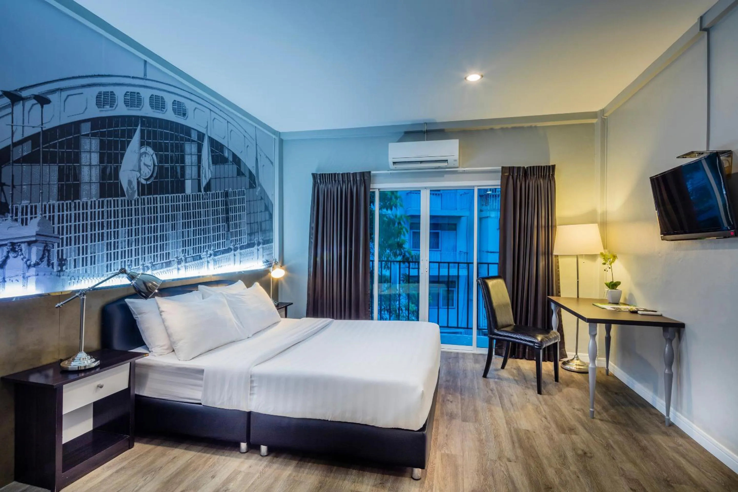 Bedroom, Bed in At Hua Lamphong Hotel