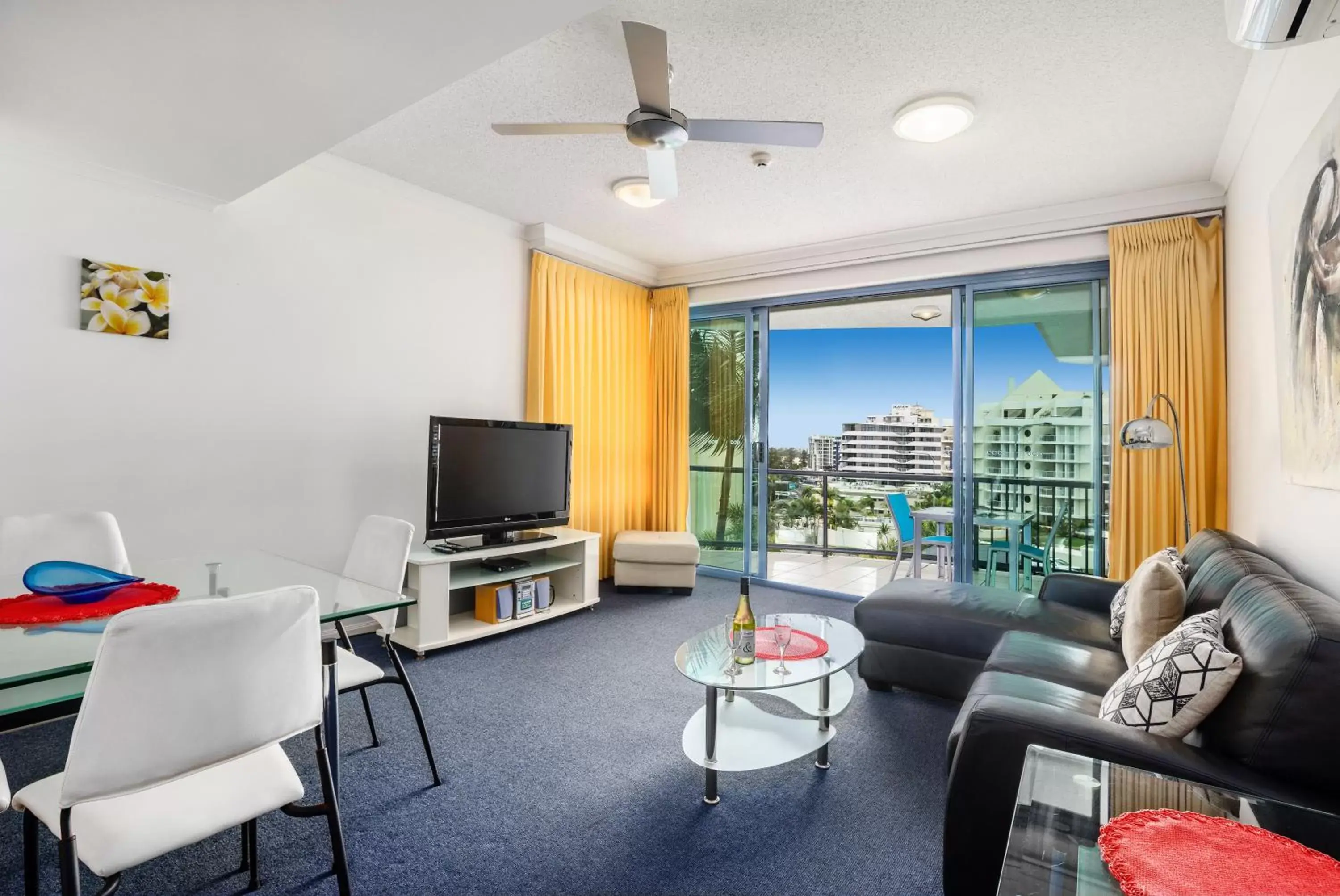 One-Bedroom Apartment in Alexandra on the Pacific One-Bedroom Apartment in Alexandra on the Pacific