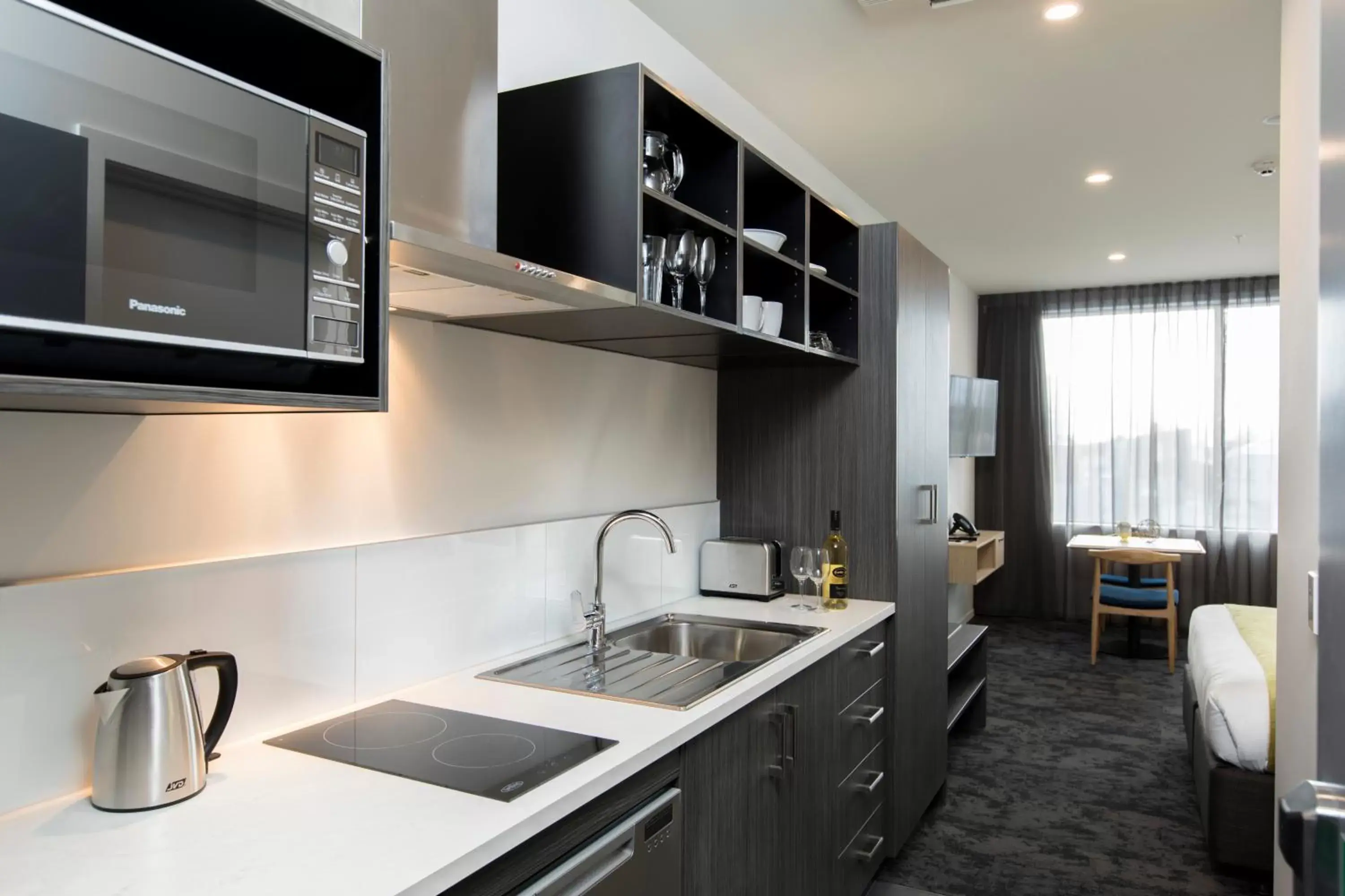 Kitchen or kitchenette, Kitchen/Kitchenette in Quest on Manchester Serviced Apartments