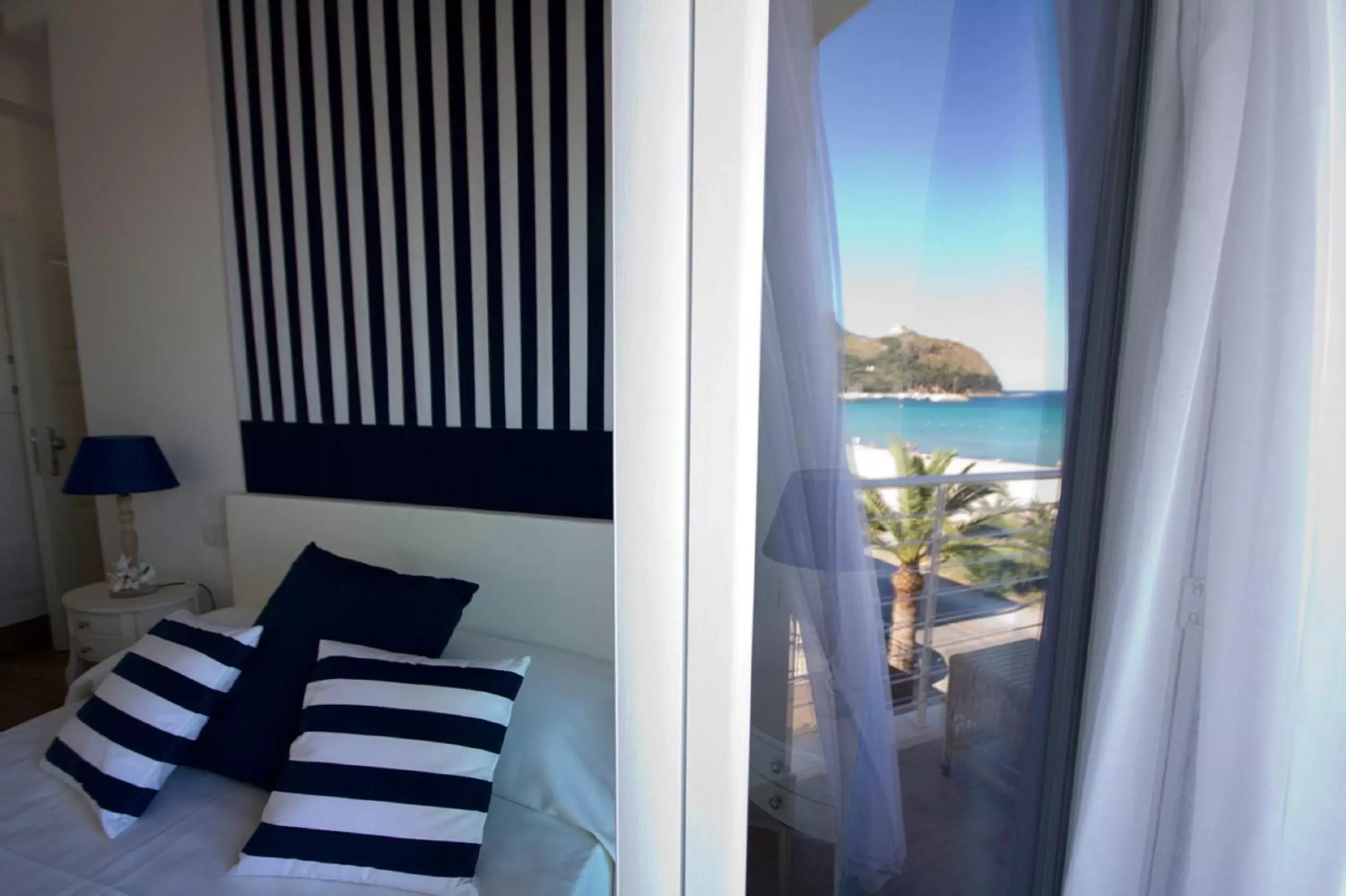 Double or Twin Room with Sea View in Hotel Nautilus Double or Twin Room with Sea View in Hotel Nautilus