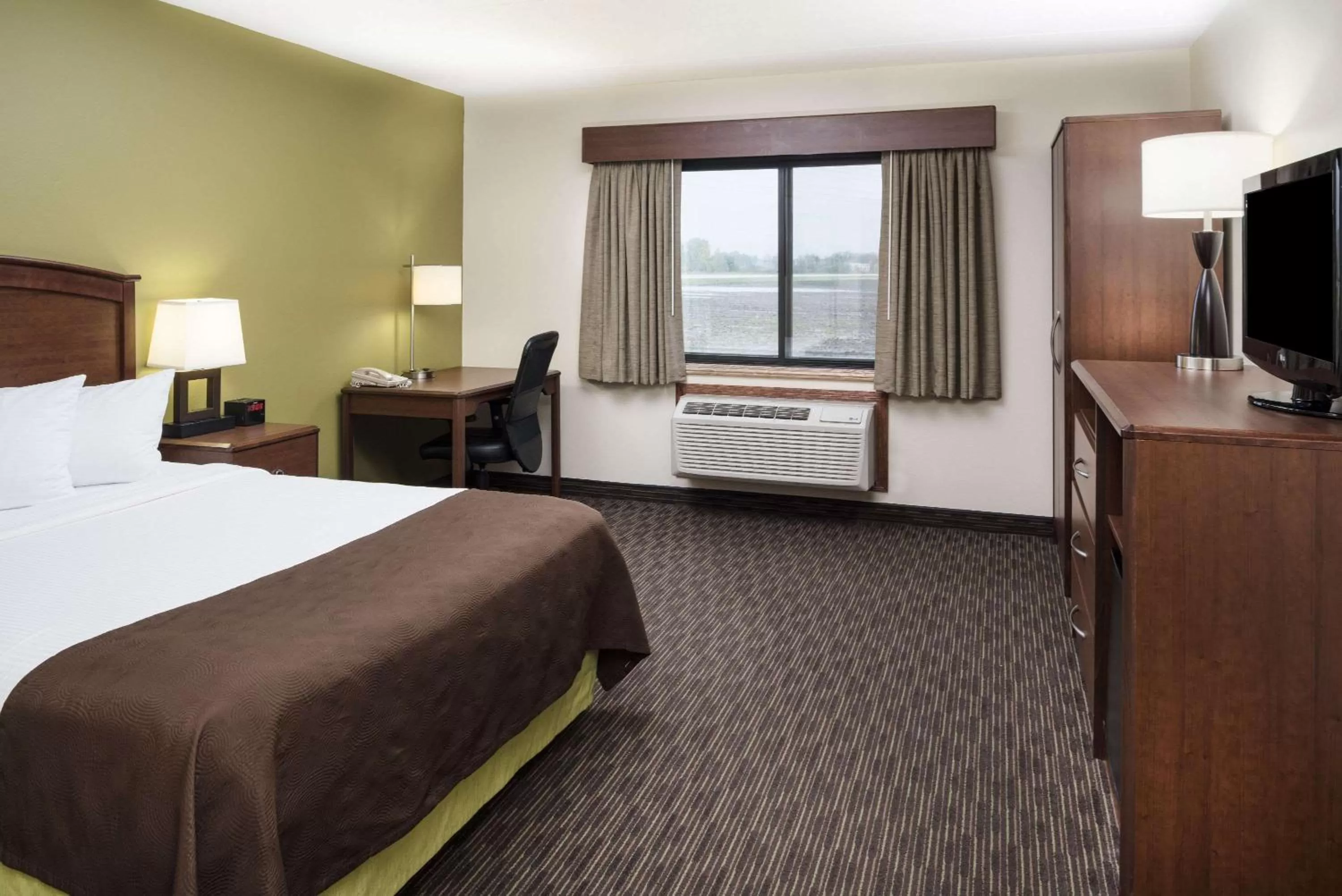 Photo of the whole room, Bed in AmericInn by Wyndham Wahpeton