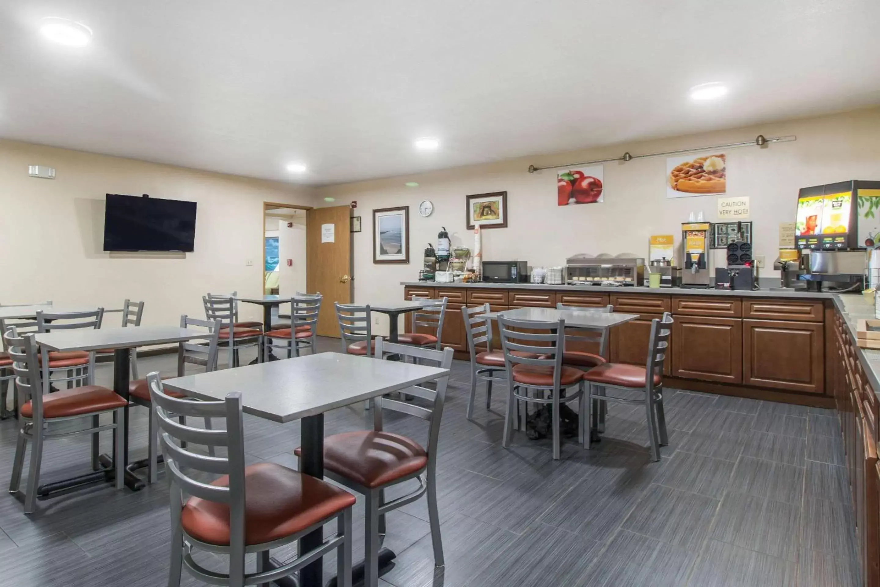 Restaurant/Places to Eat in Quality Inn & Suites Redwood Coast