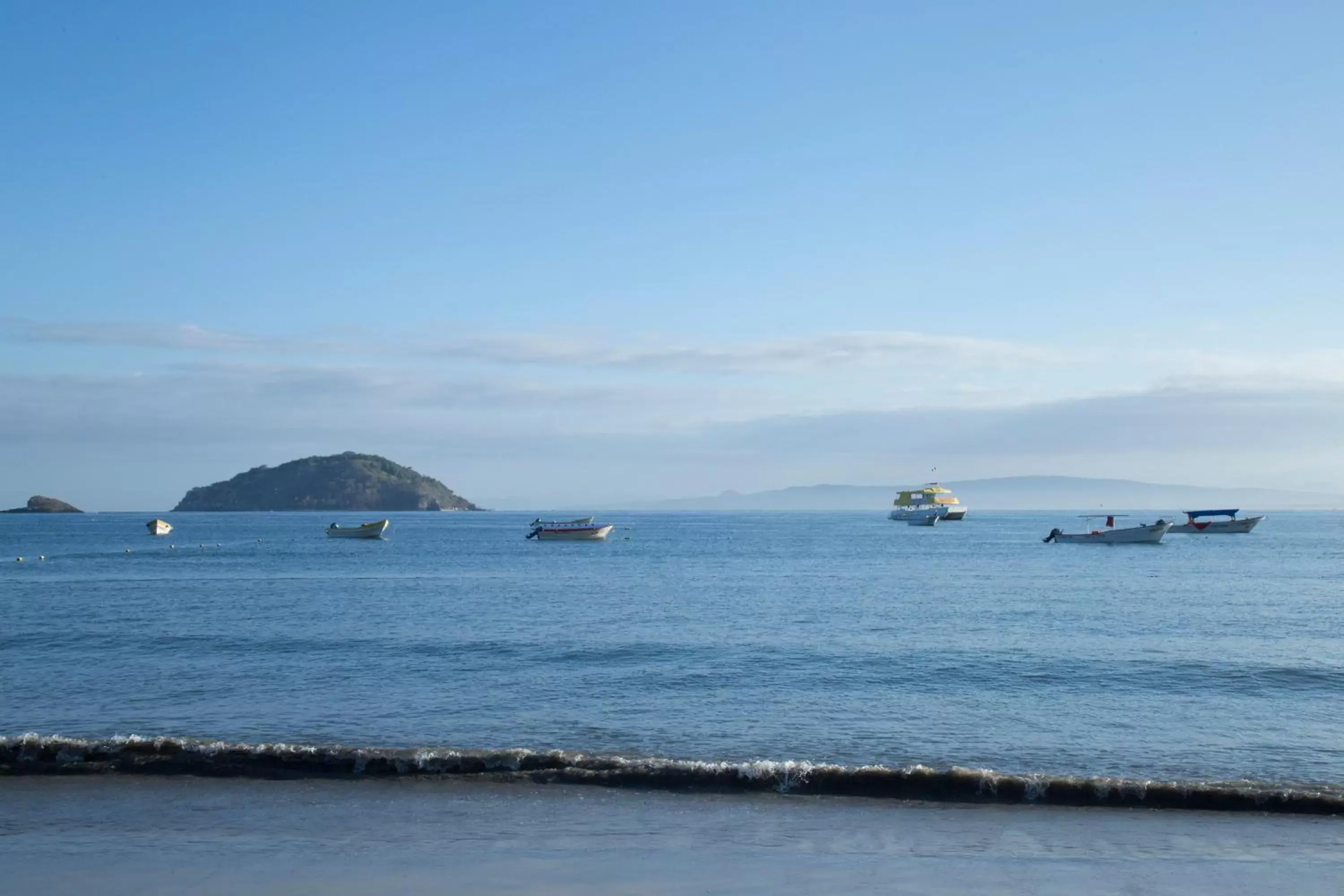 Beach in Decameron Isla Coral