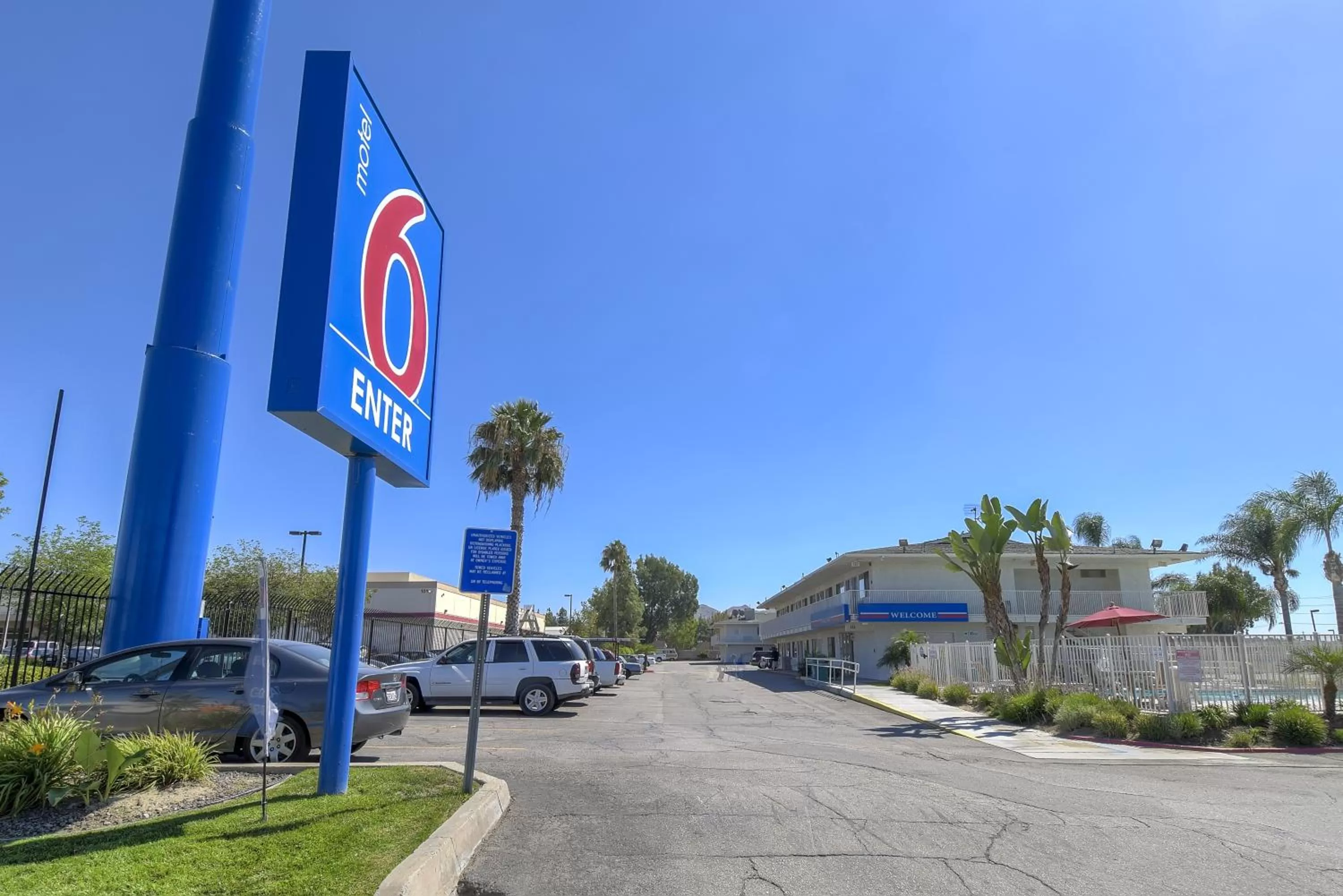 Facade/entrance in Motel 6-San Bernardino, CA - South