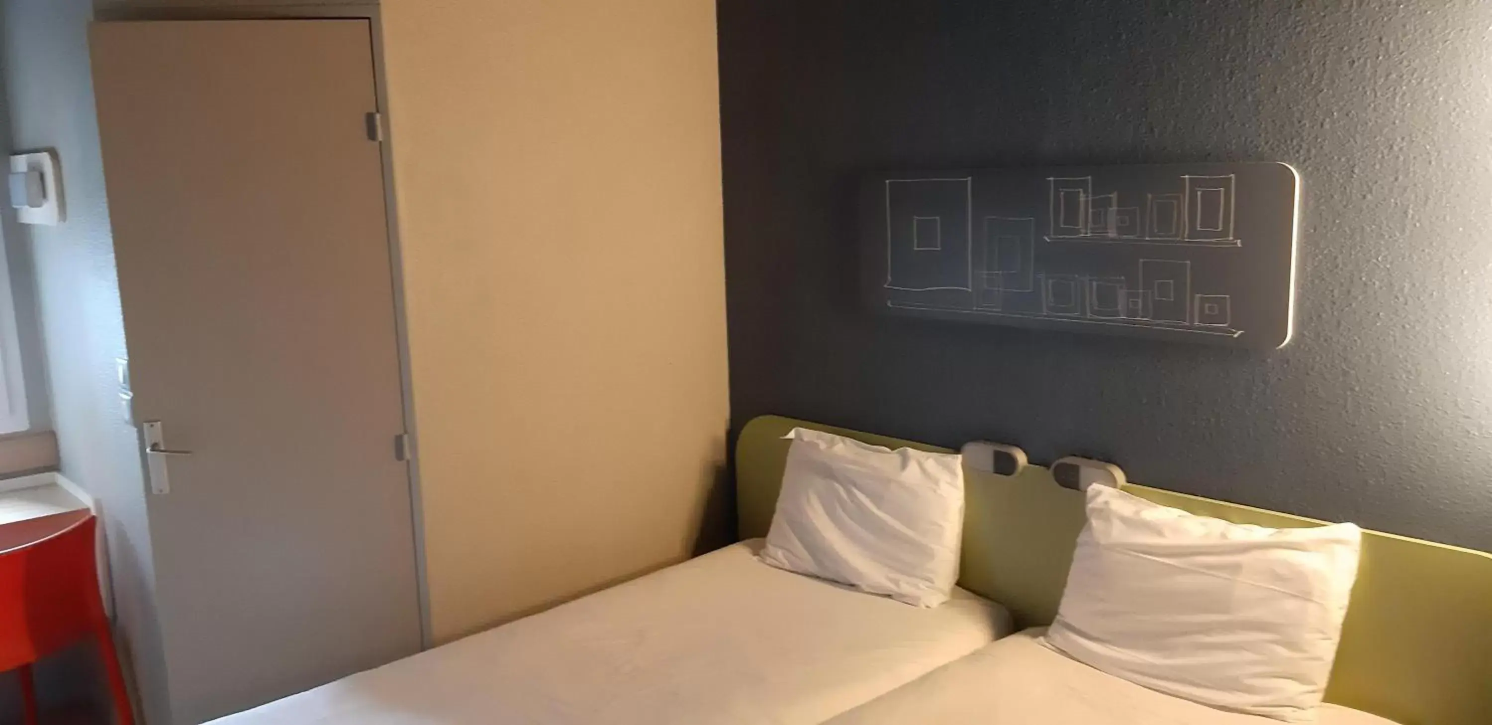 Bed in ibis budget Arles Sud Fourchon