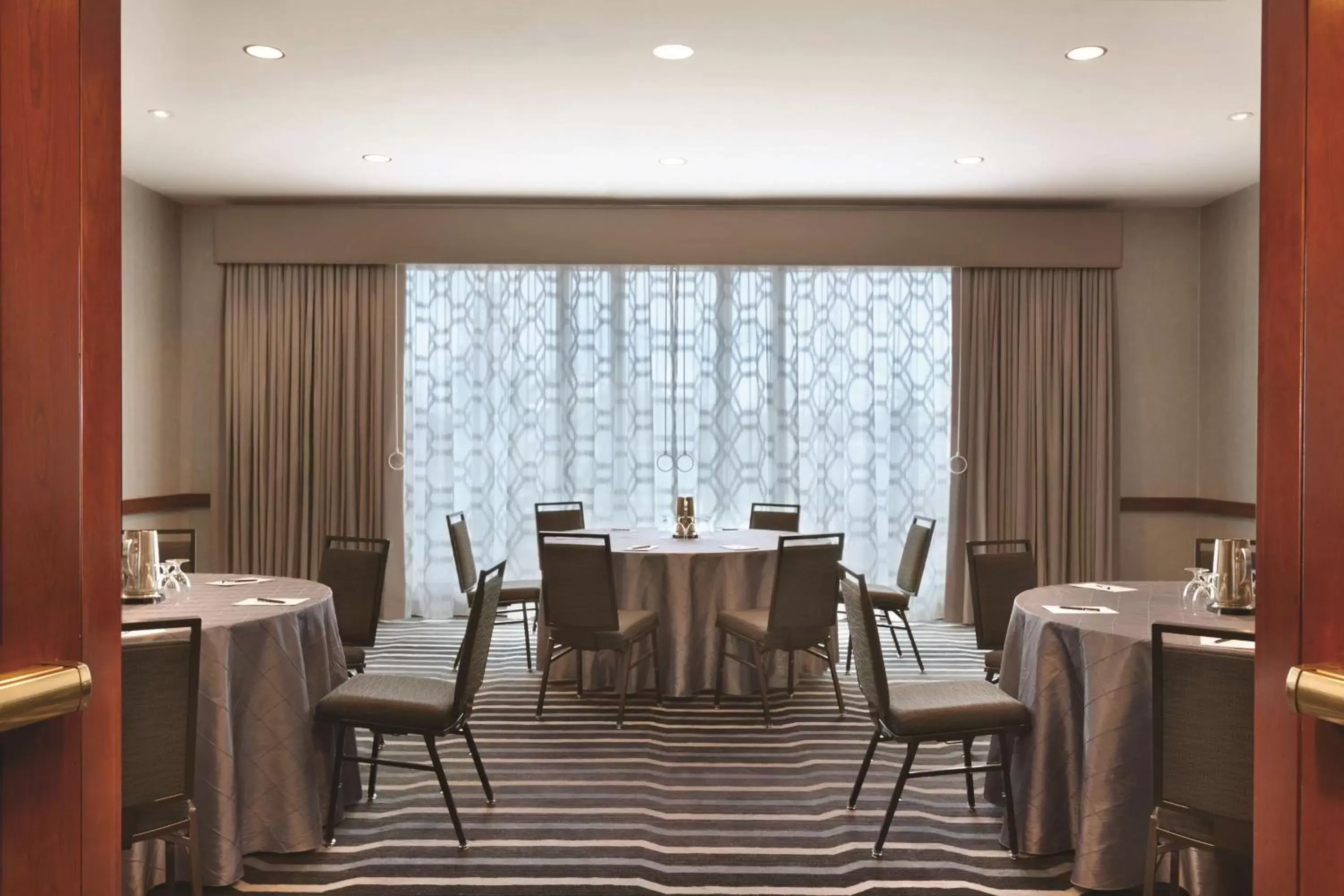 Meeting/conference room, Restaurant/Places to Eat in Hilton Boston Logan Airport