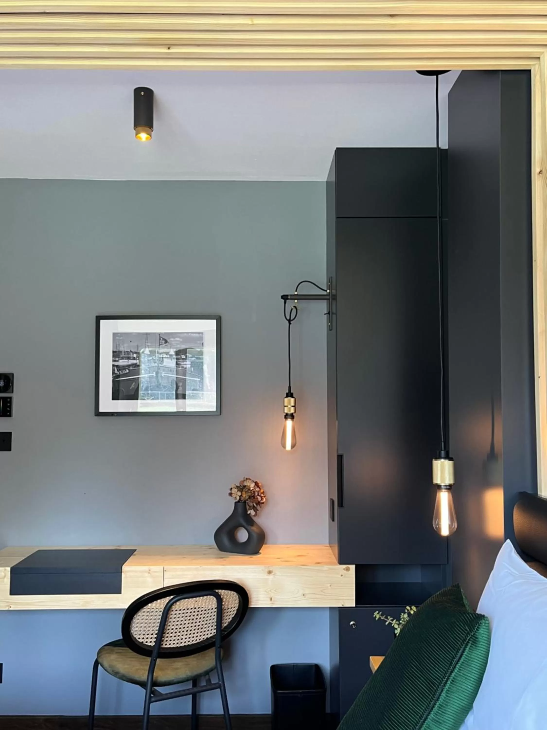 Kitchen/Kitchenette in Savy Hôtel