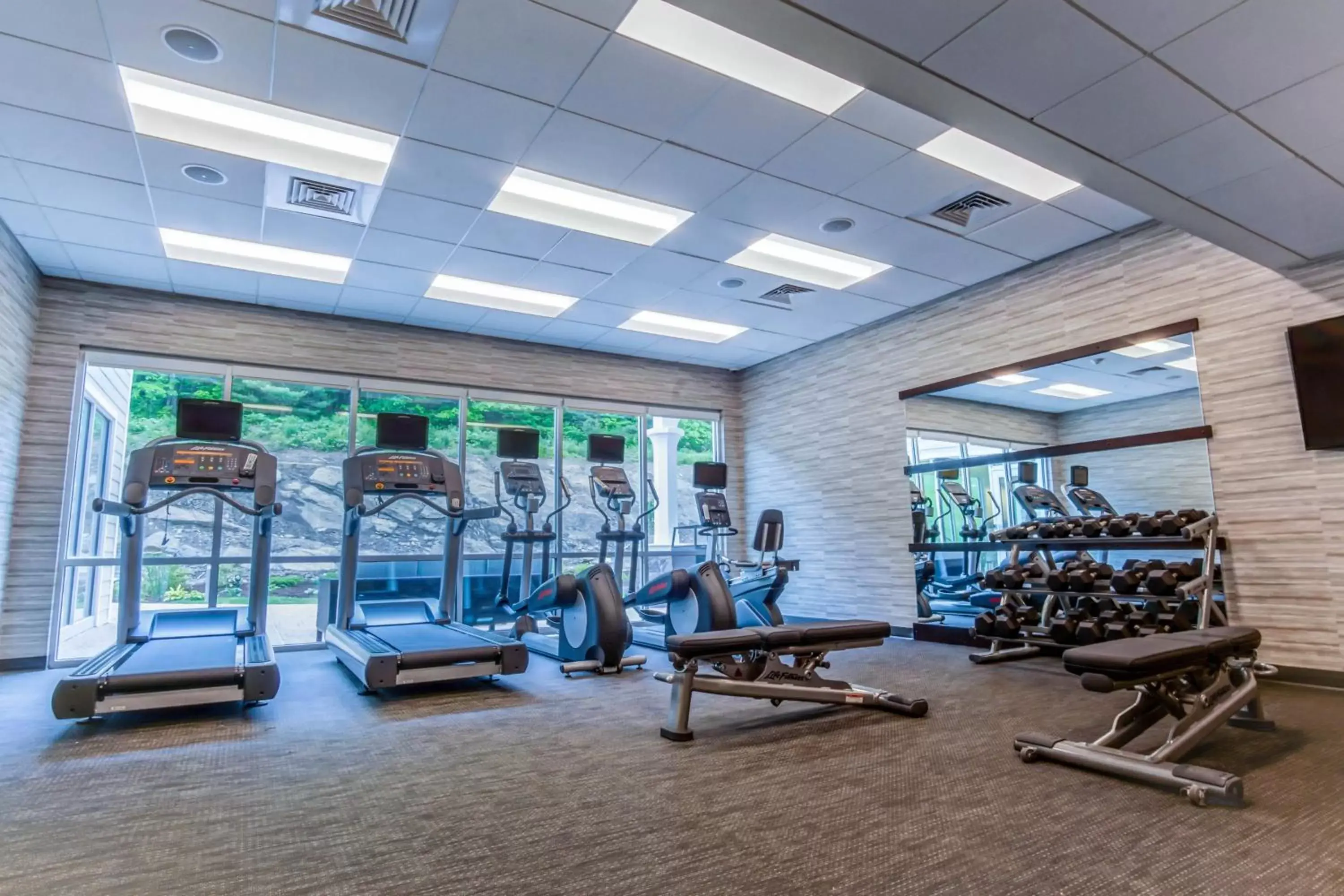 Fitness centre/facilities, Fitness Center/Facilities in Courtyard by Marriott Lenox Berkshires