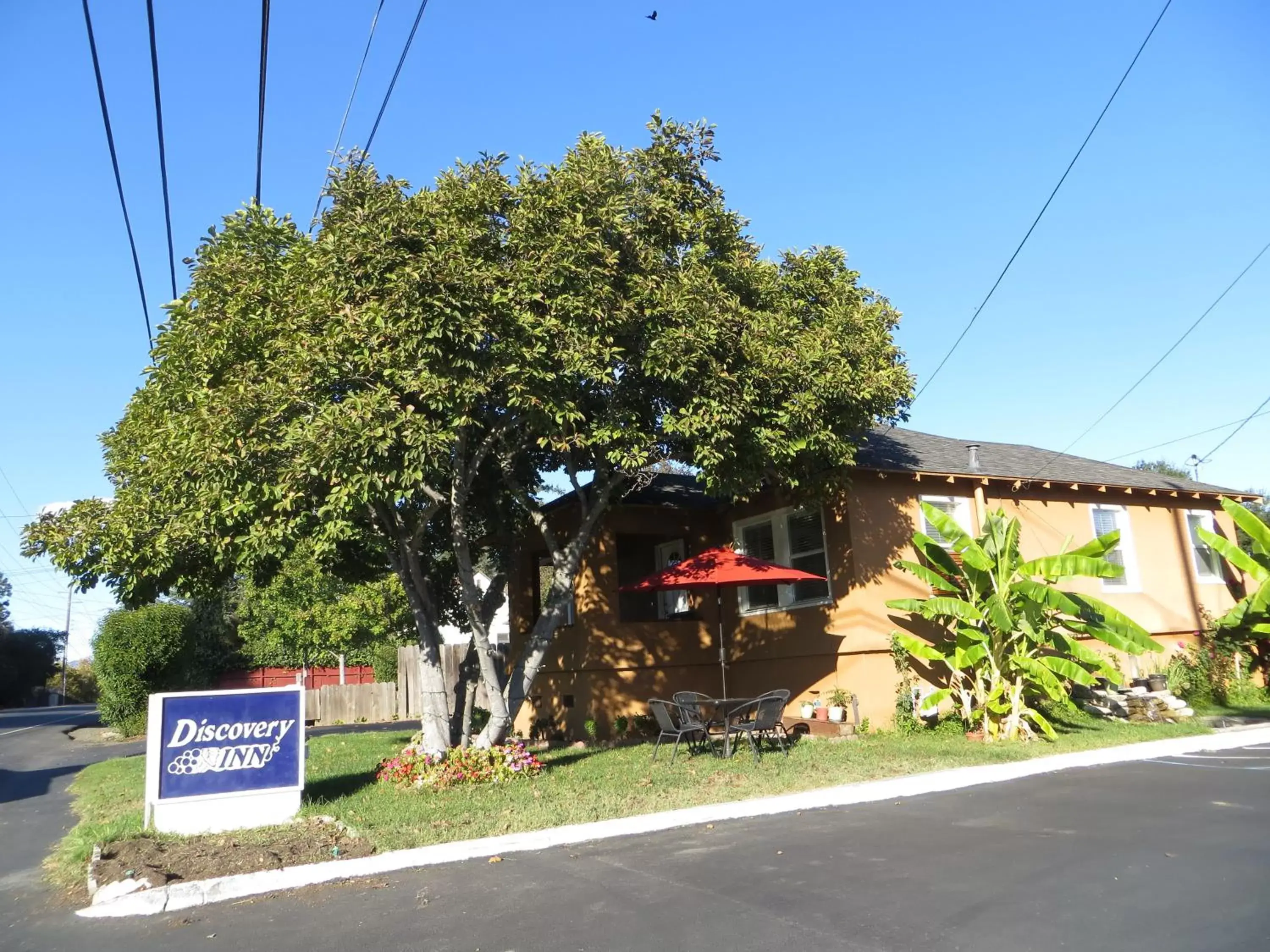 Property Building in Napa Discovery Inn