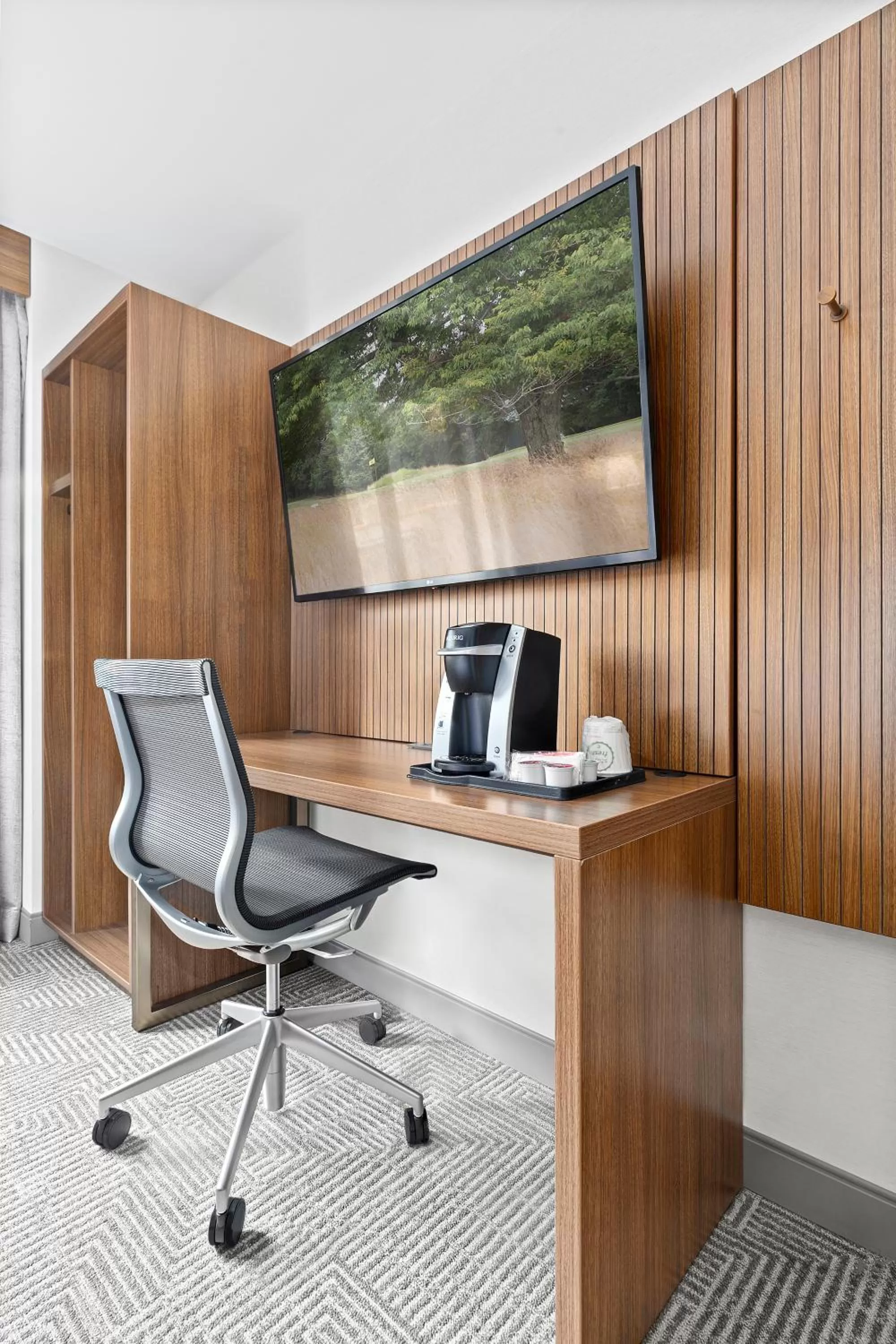 TV and multimedia in Holiday Inn Manhattan 6th Ave - Chelsea by IHG