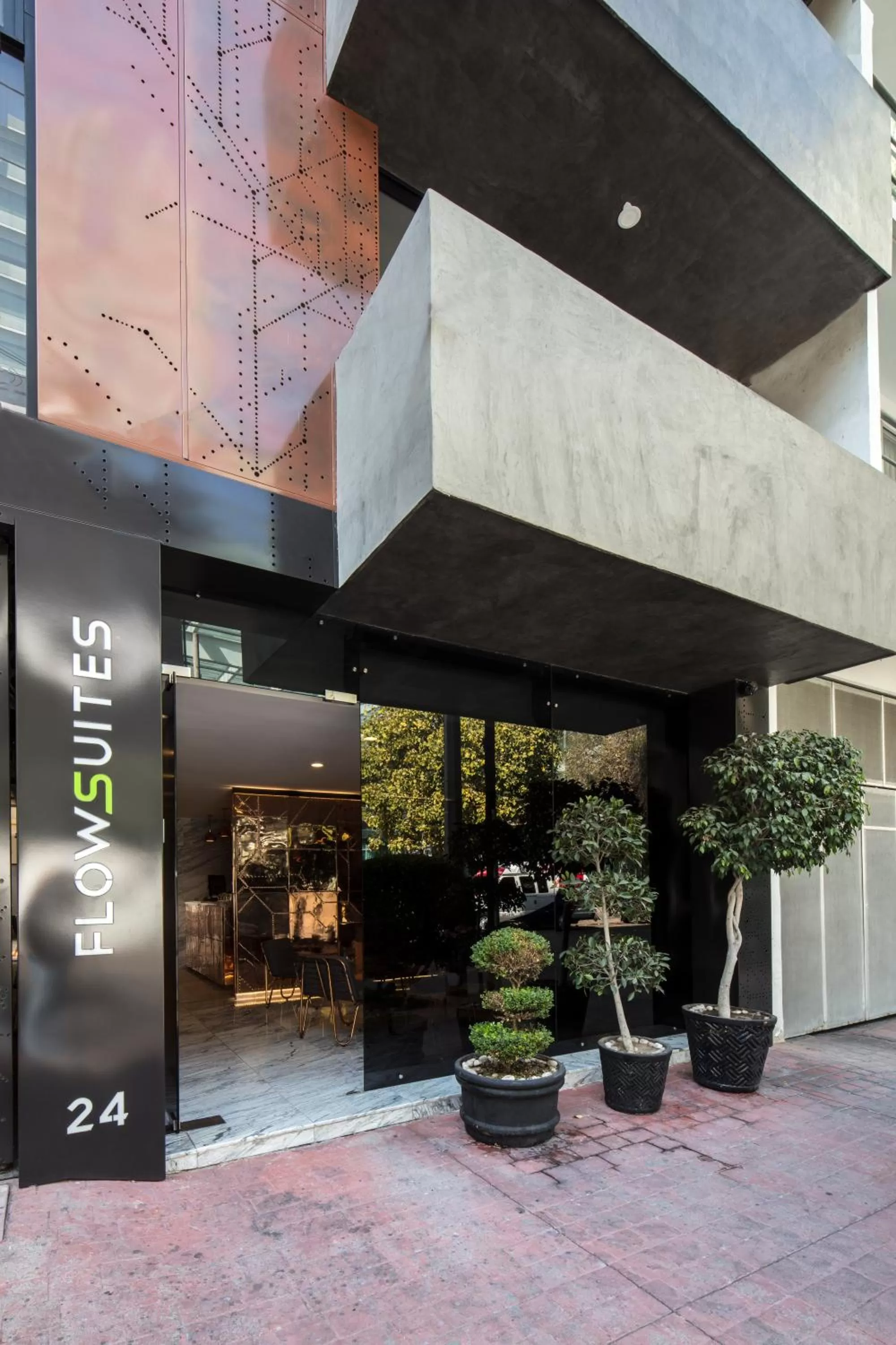 Facade/entrance in FlowSuites WTC