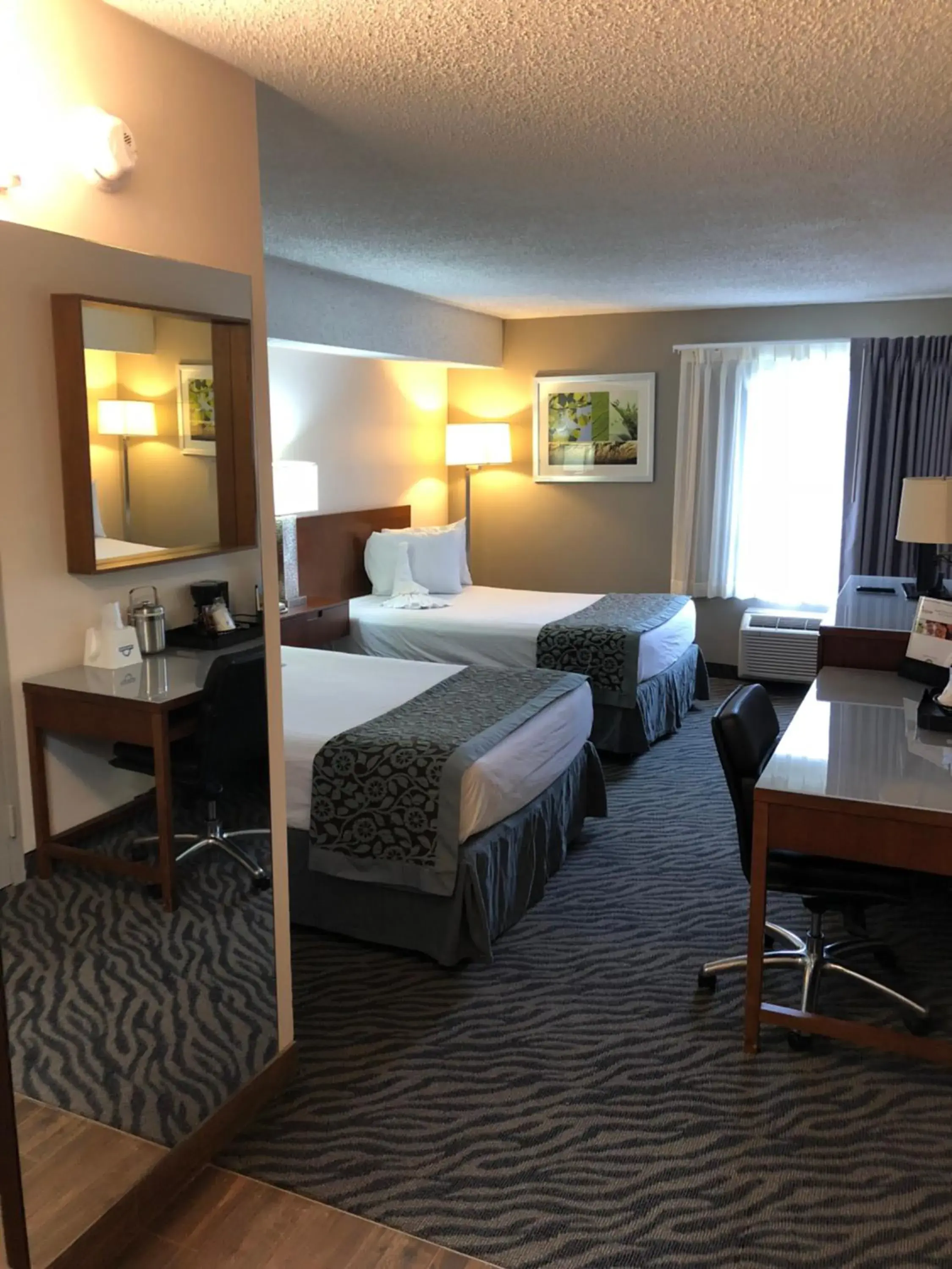 Photo of the whole room, Bed in Days Inn by Wyndham Manassas Battlefield