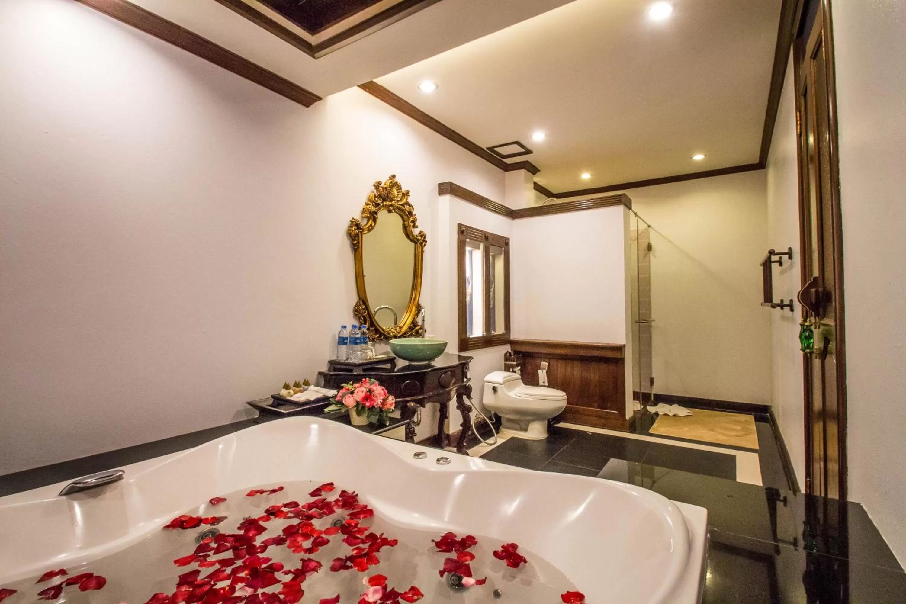 Photo of the whole room in Sunday Villa Sirilanna Hotel