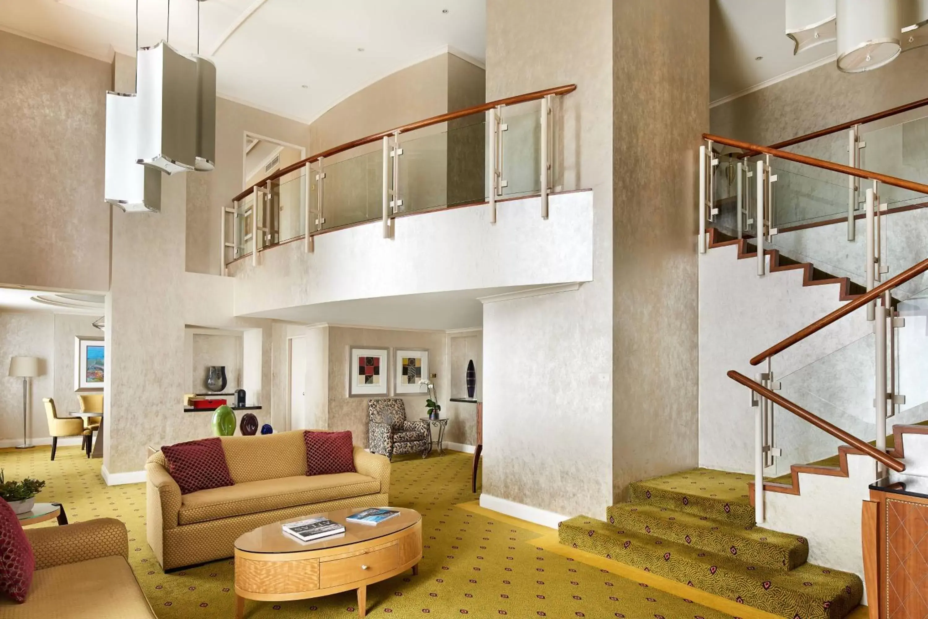 Living room, Seating Area in Sydney Harbour Marriott Hotel at Circular Quay