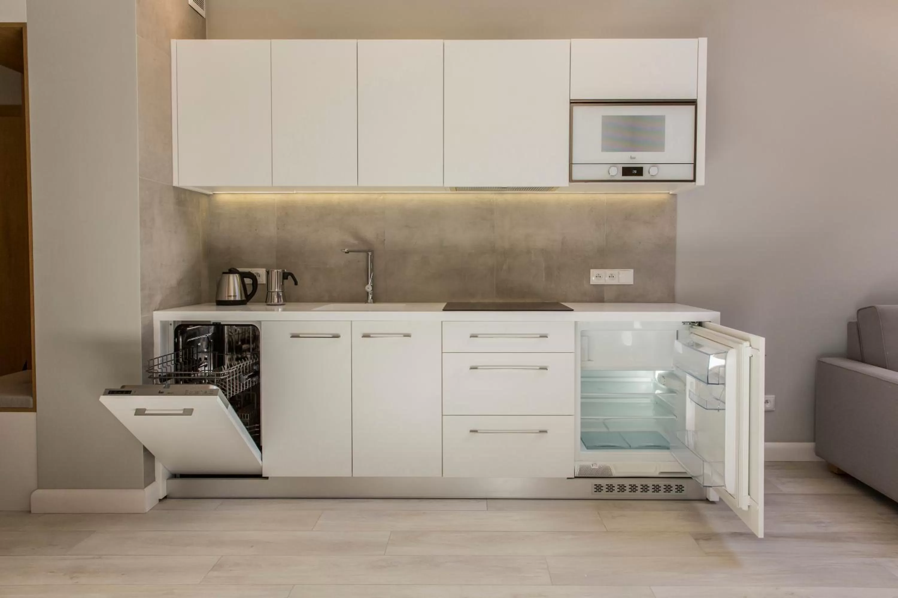 Kitchen or kitchenette in Royal Hill Residence