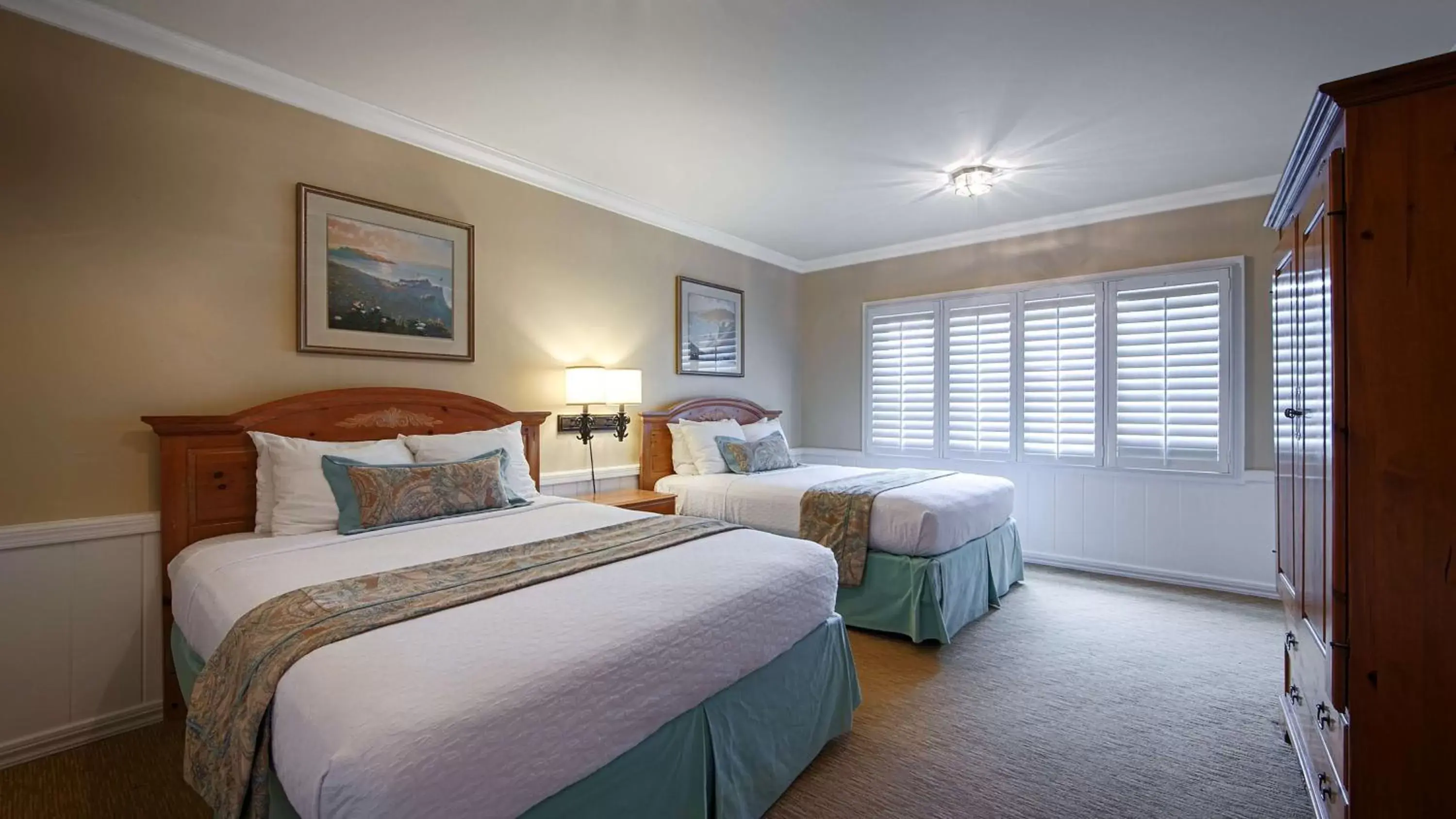 Bedroom in Carmel Bay View Inn