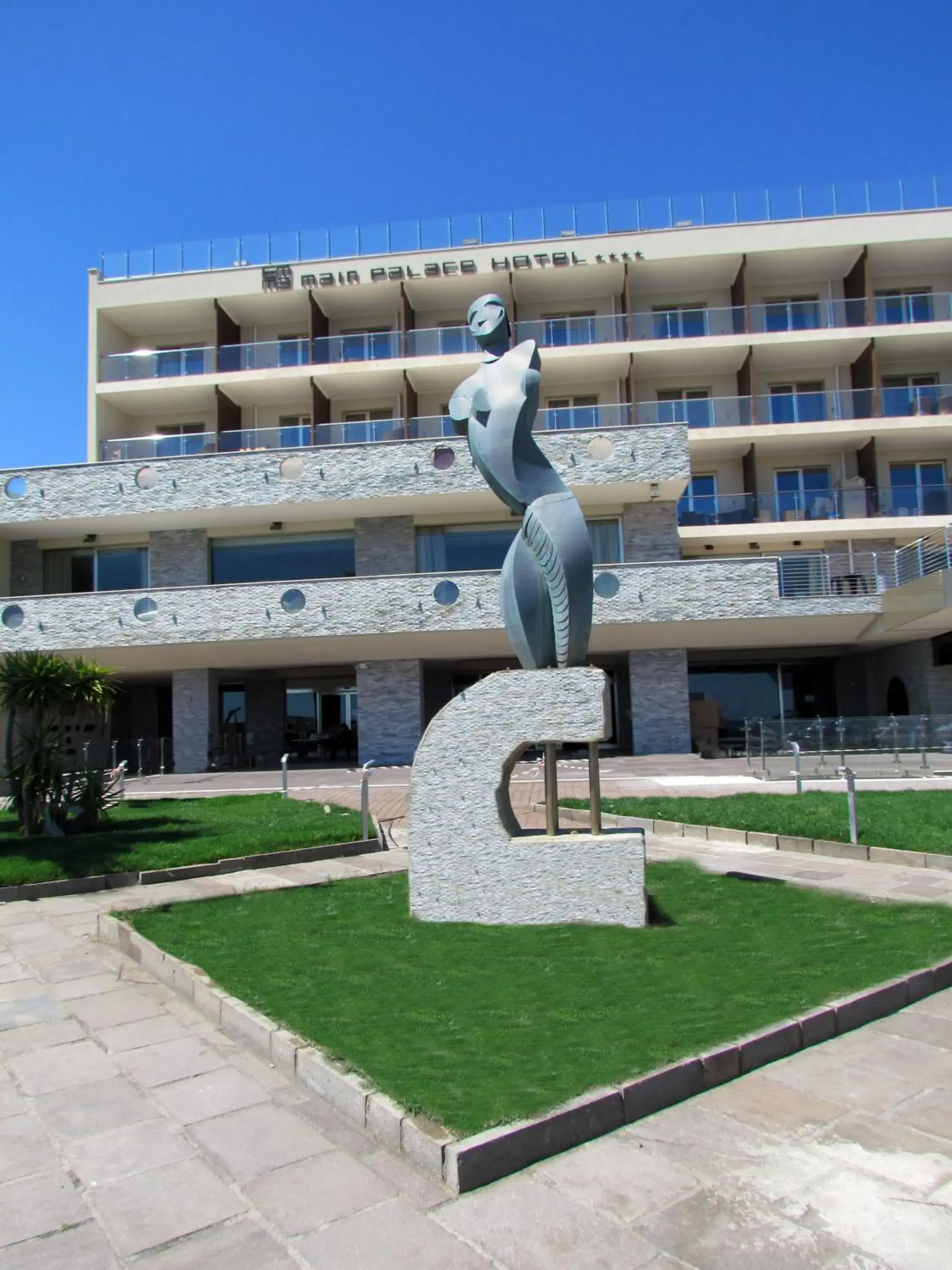 Facade/entrance, Property Building in Main Palace Hotel