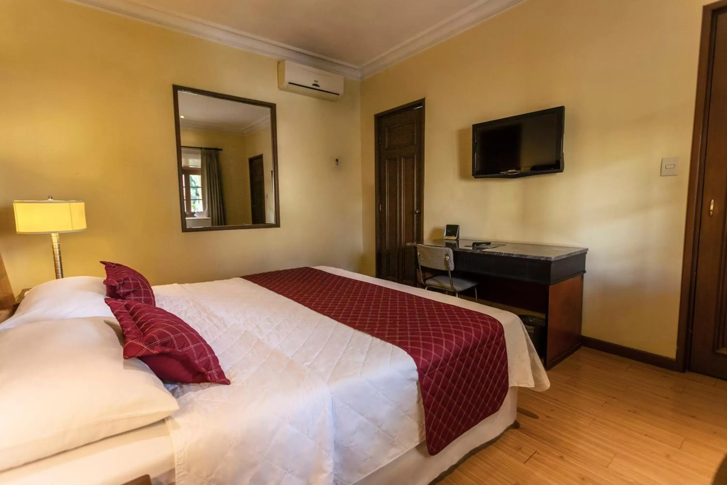 Bedroom, Bed in Gran Hotel Cochabamba