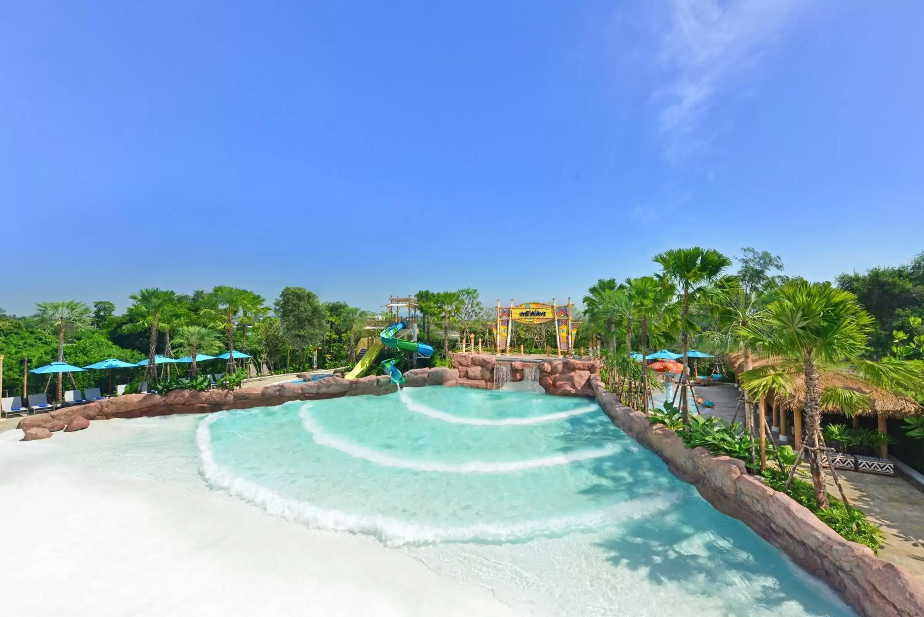 Aqua park in Centre Point Prime Hotel Pattaya