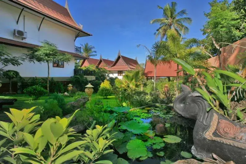 Garden in Paradise Island Estate