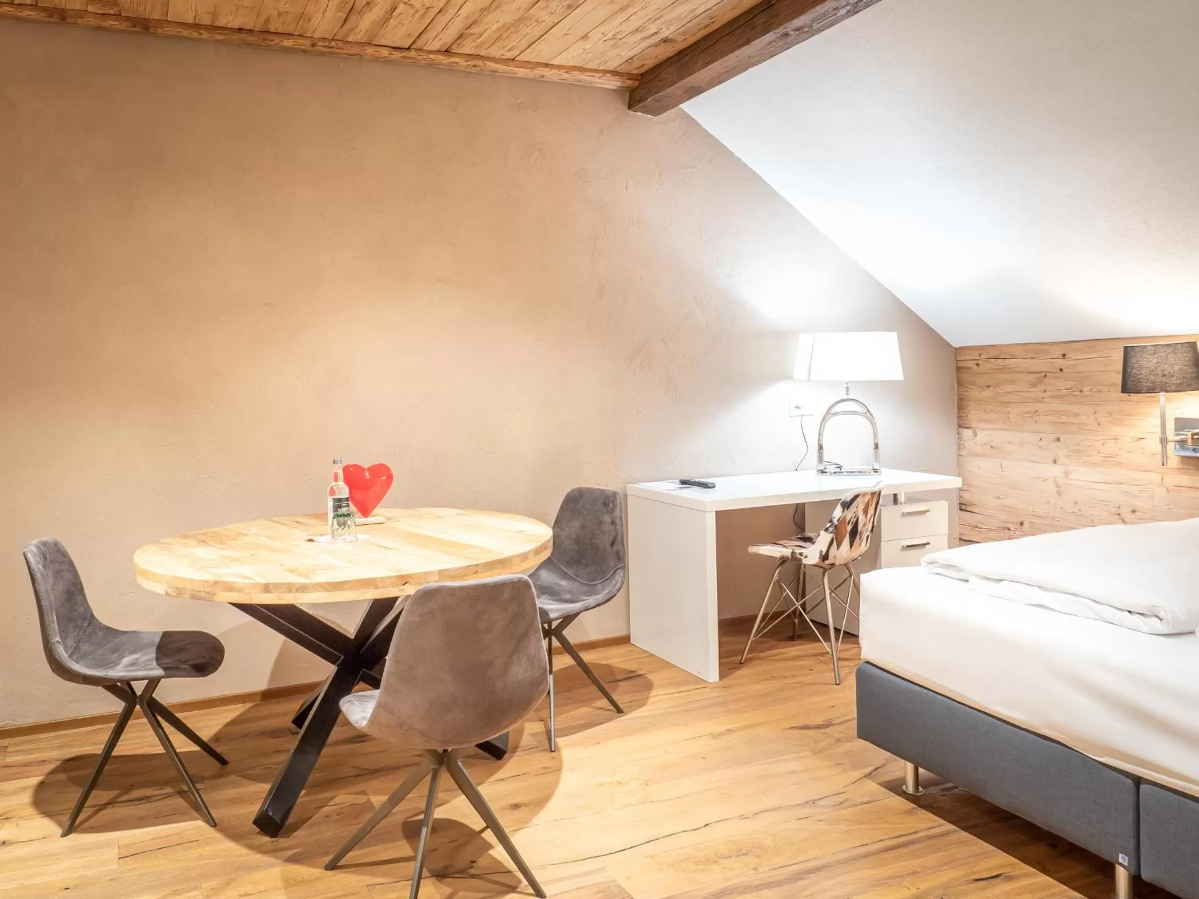 Bedroom, Bed in Mäsers Allgäuherz