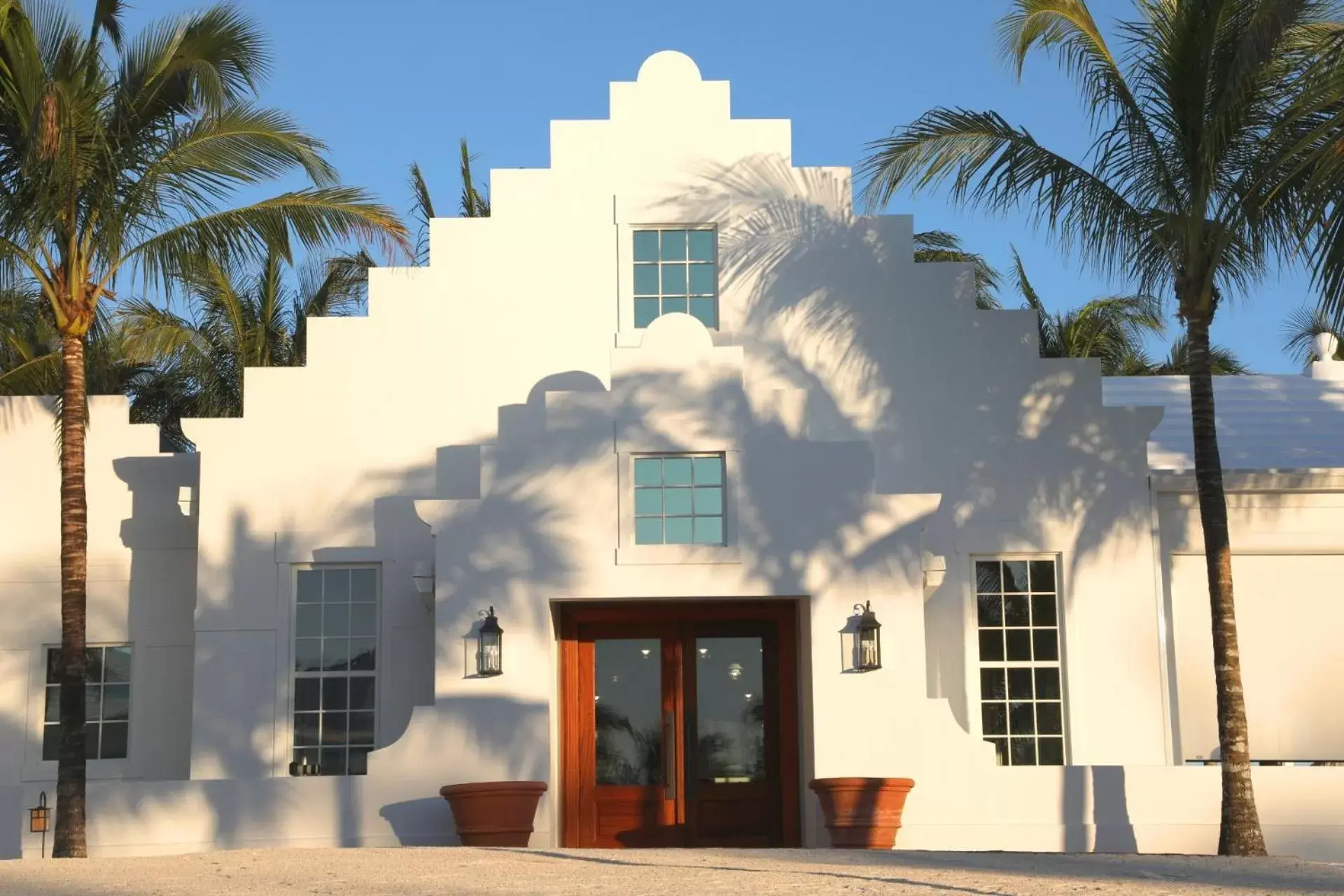 Property Building in Isla Bella Beach Resort & Spa - Florida Keys