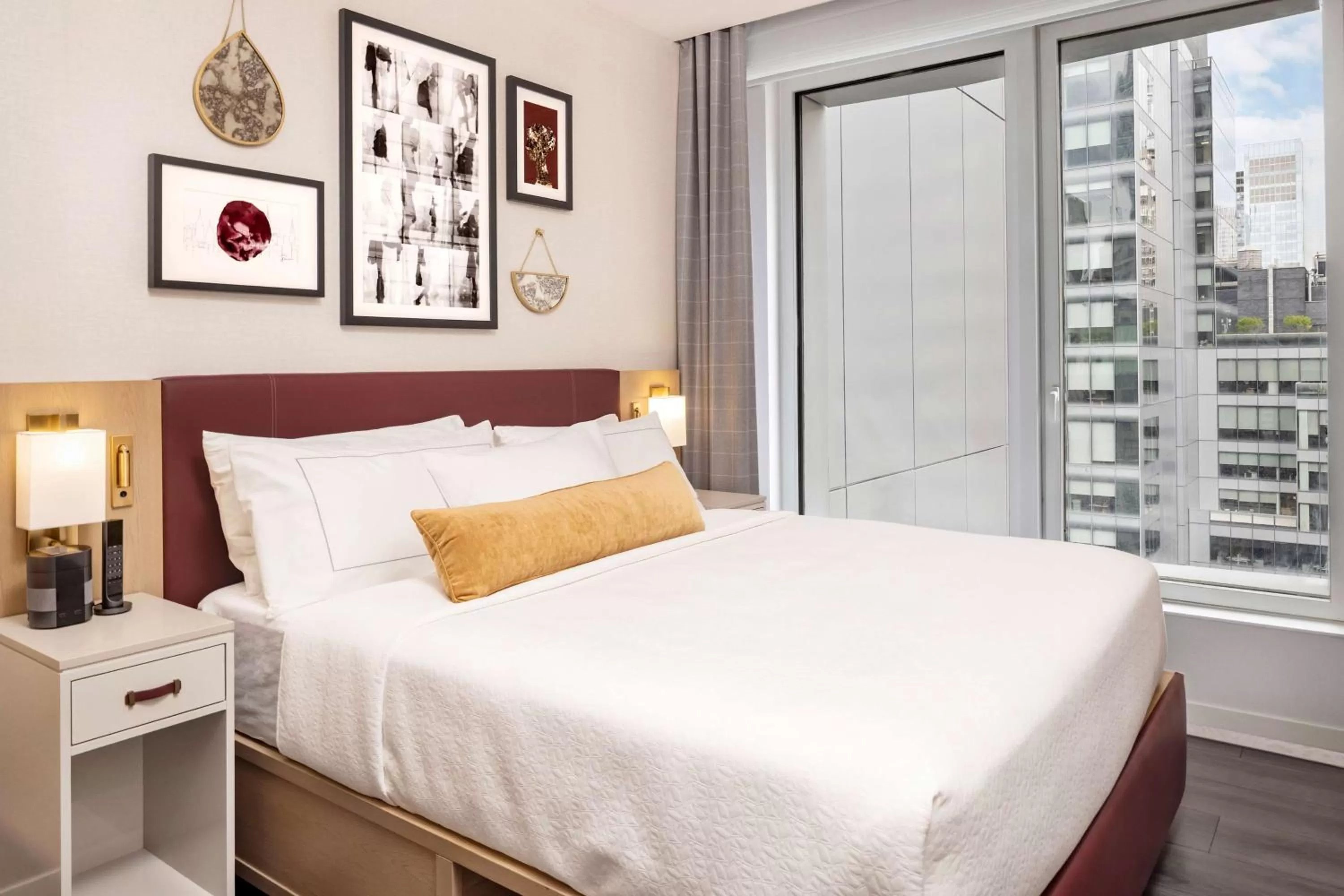 View (from property/room), Bed in Hilton Club The Central at 5th New York