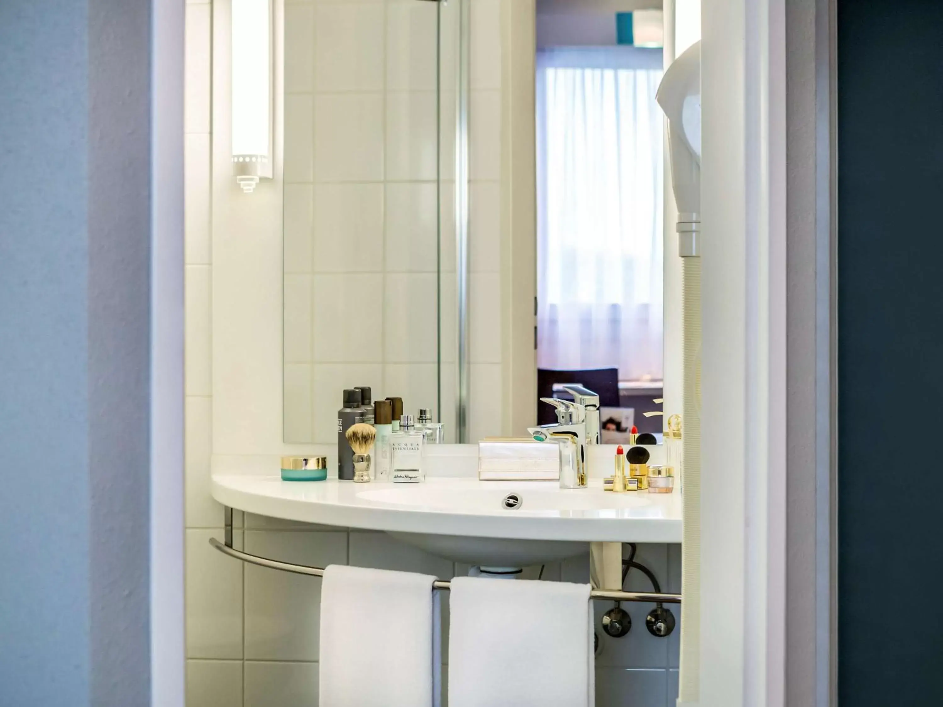 Photo of the whole room, Bathroom in Ibis Częstochowa