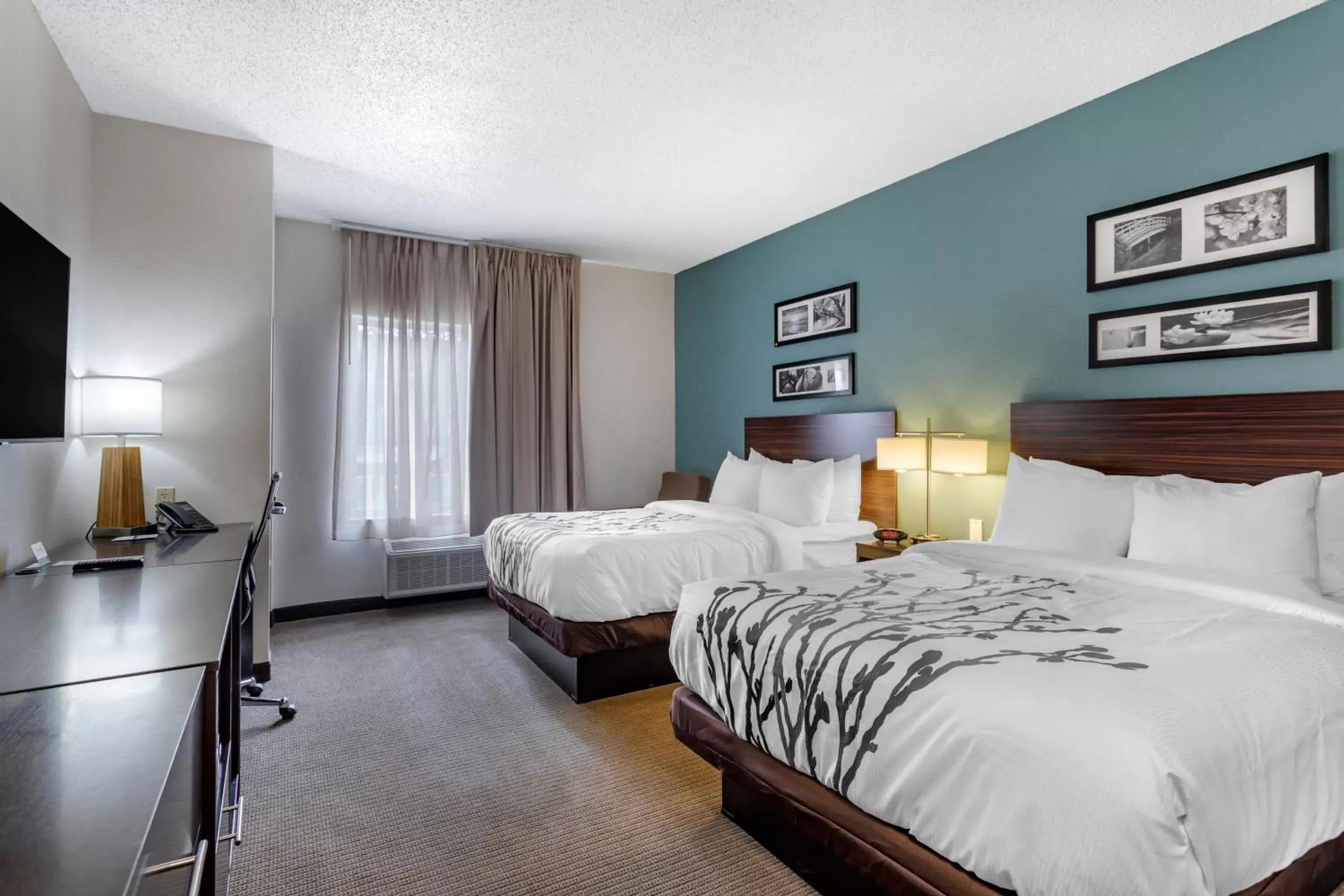 Bed in Sleep Inn & Suites Lebanon - Nashville Area