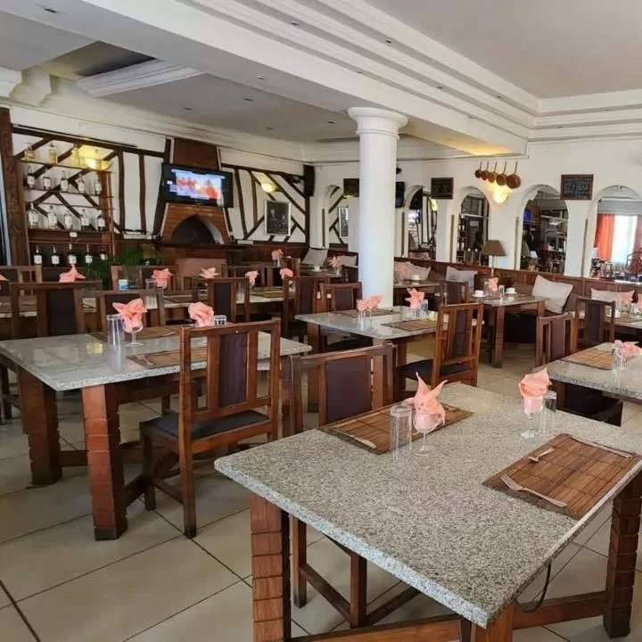 Restaurant/places to eat in Hotel Le Relais Normand