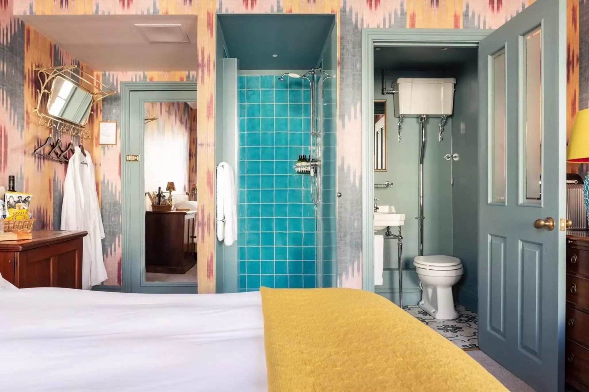 Shower, Bed in The Portobello Hotel