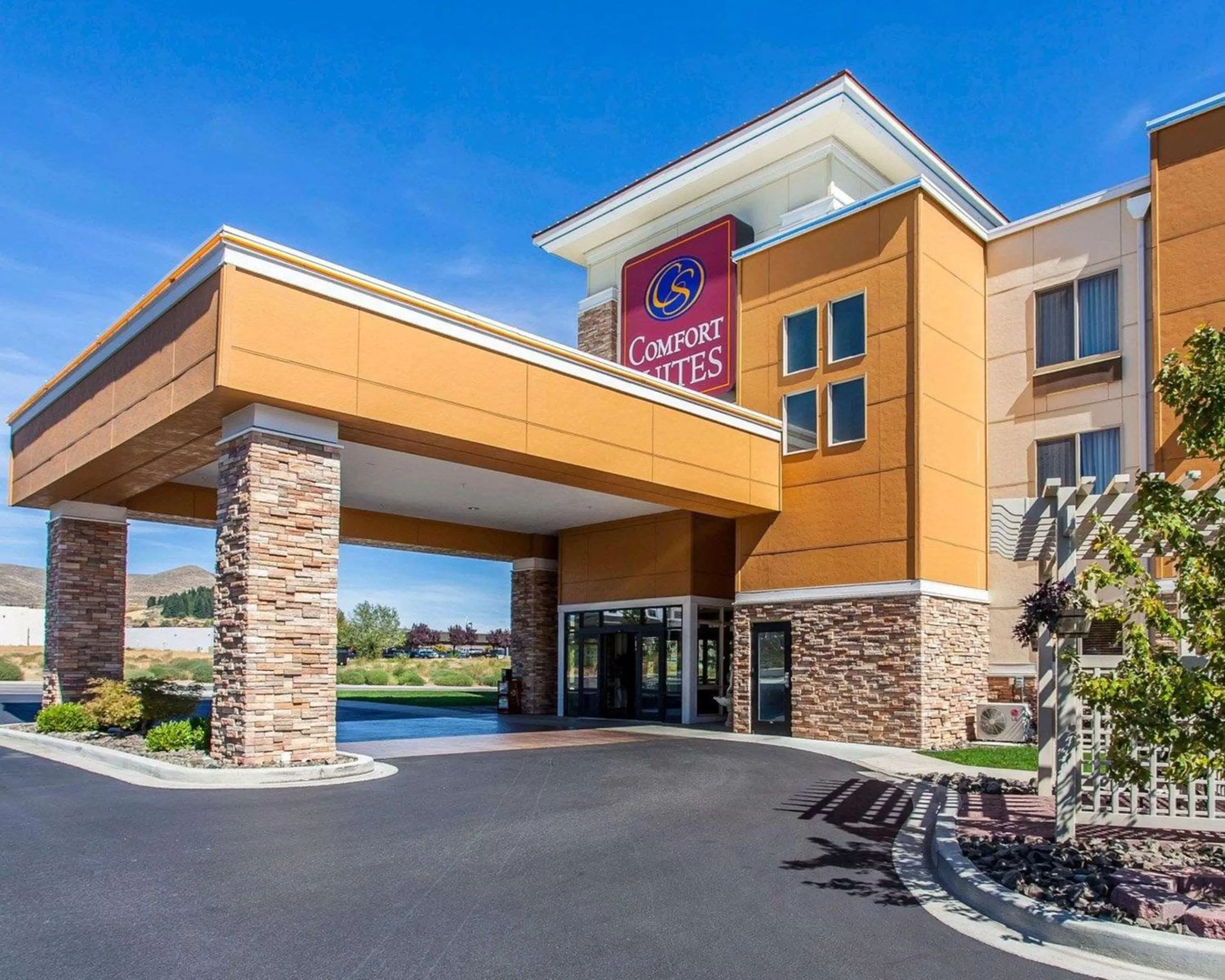 Property building in Comfort Suites Wenatchee Gateway