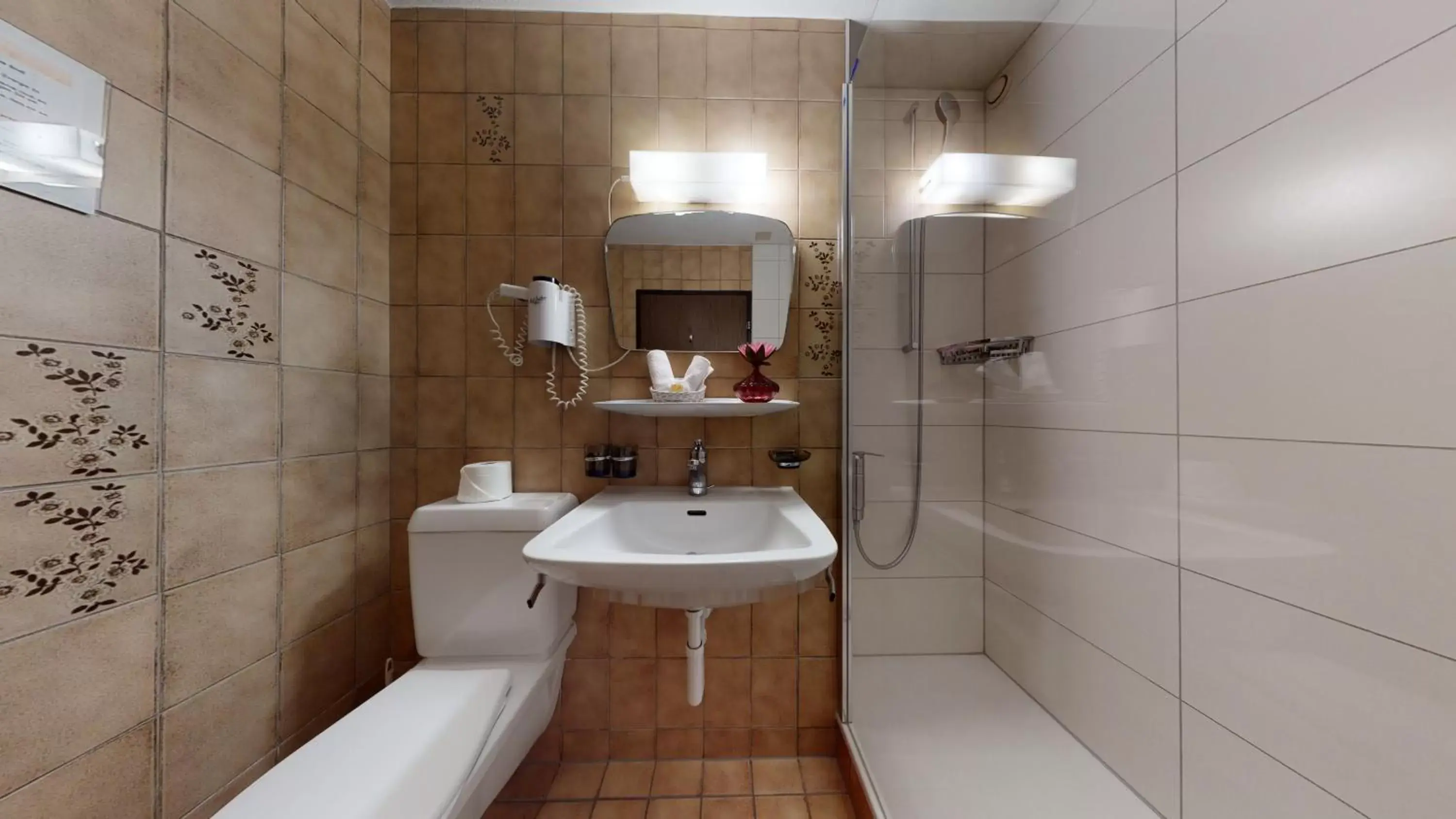 Bathroom in Hôtel du Grand-Pré