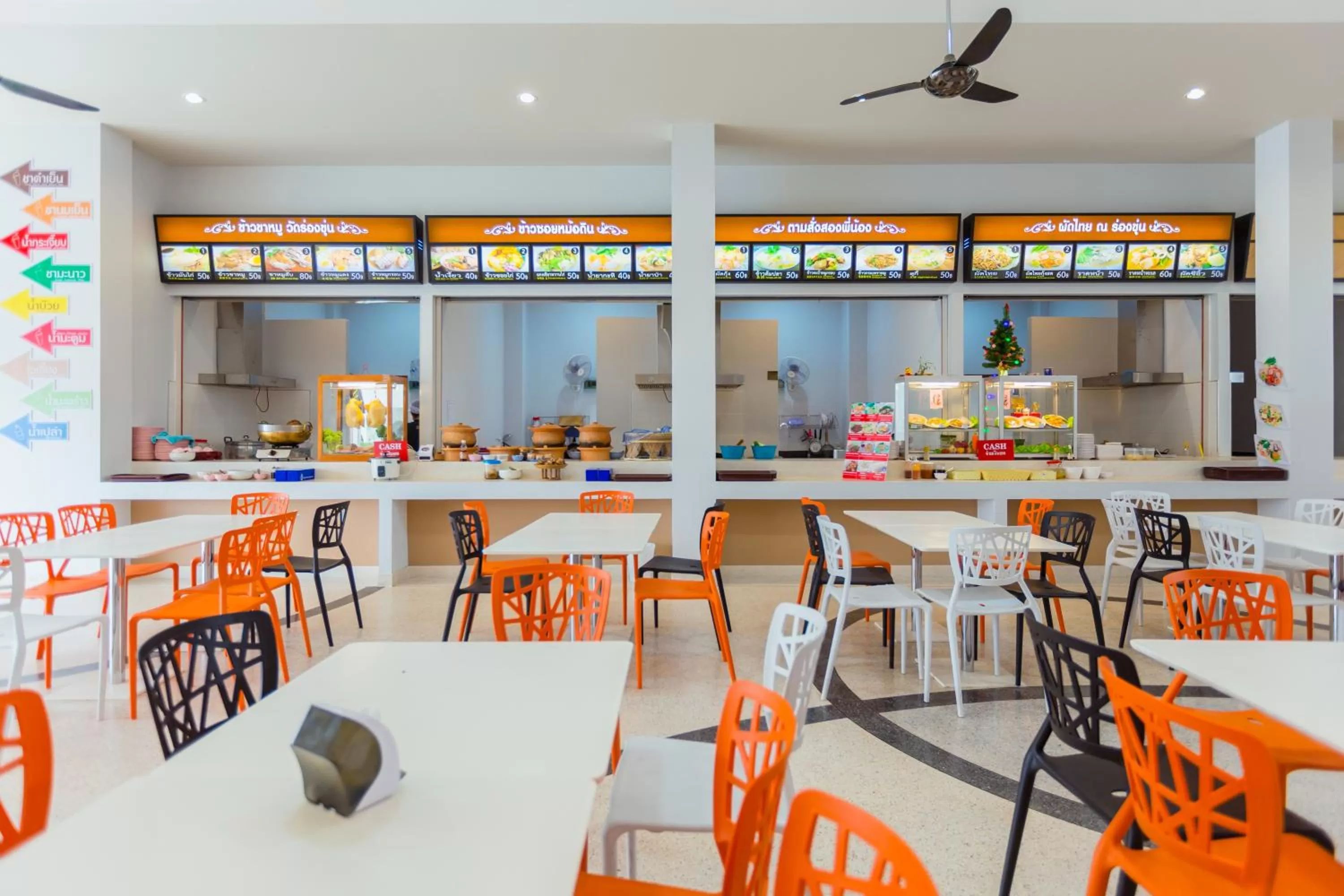 Restaurant/places to eat in 777 Food & Bed