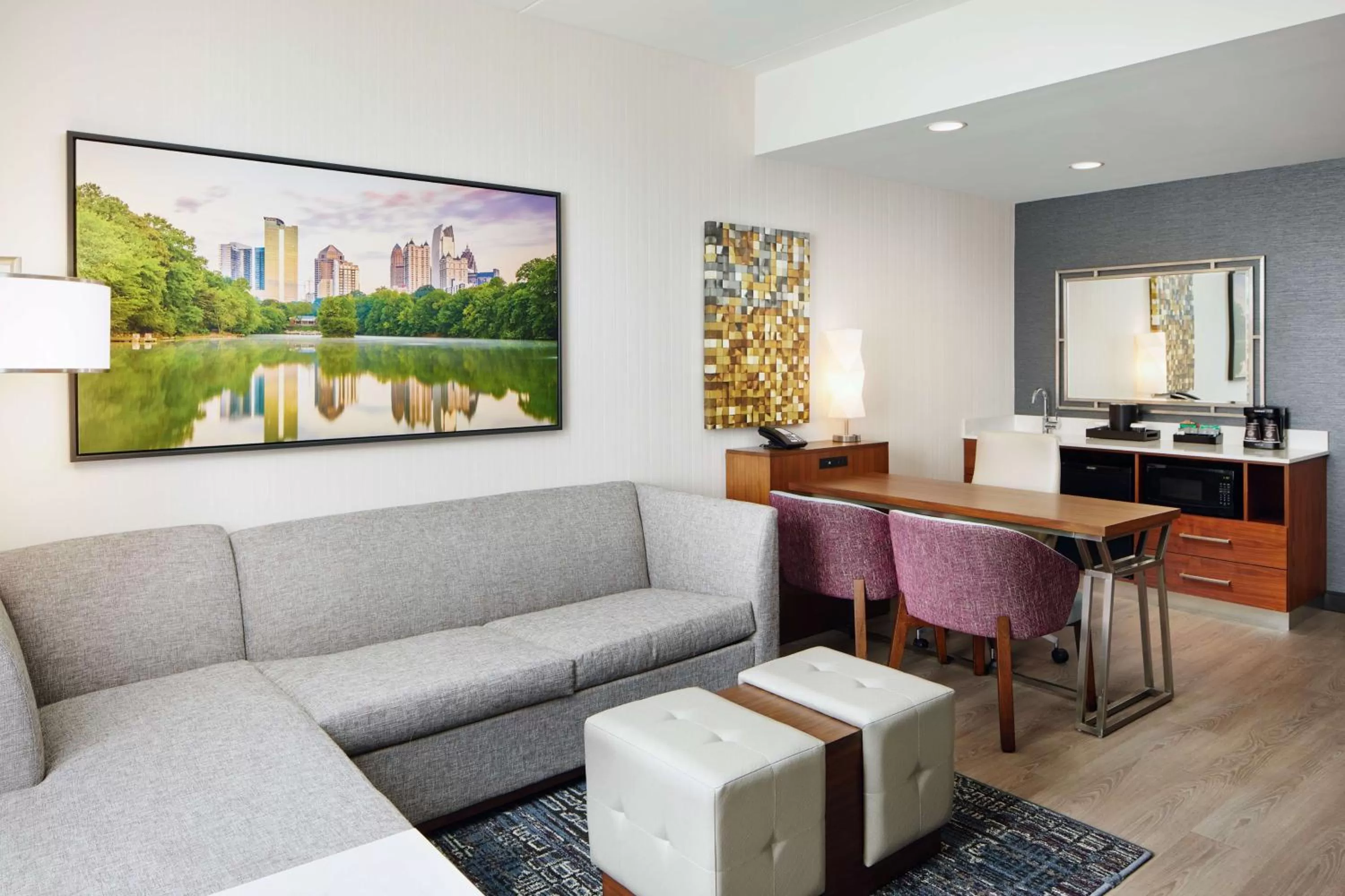 Bedroom in Embassy Suites By Hilton Atlanta Airport North