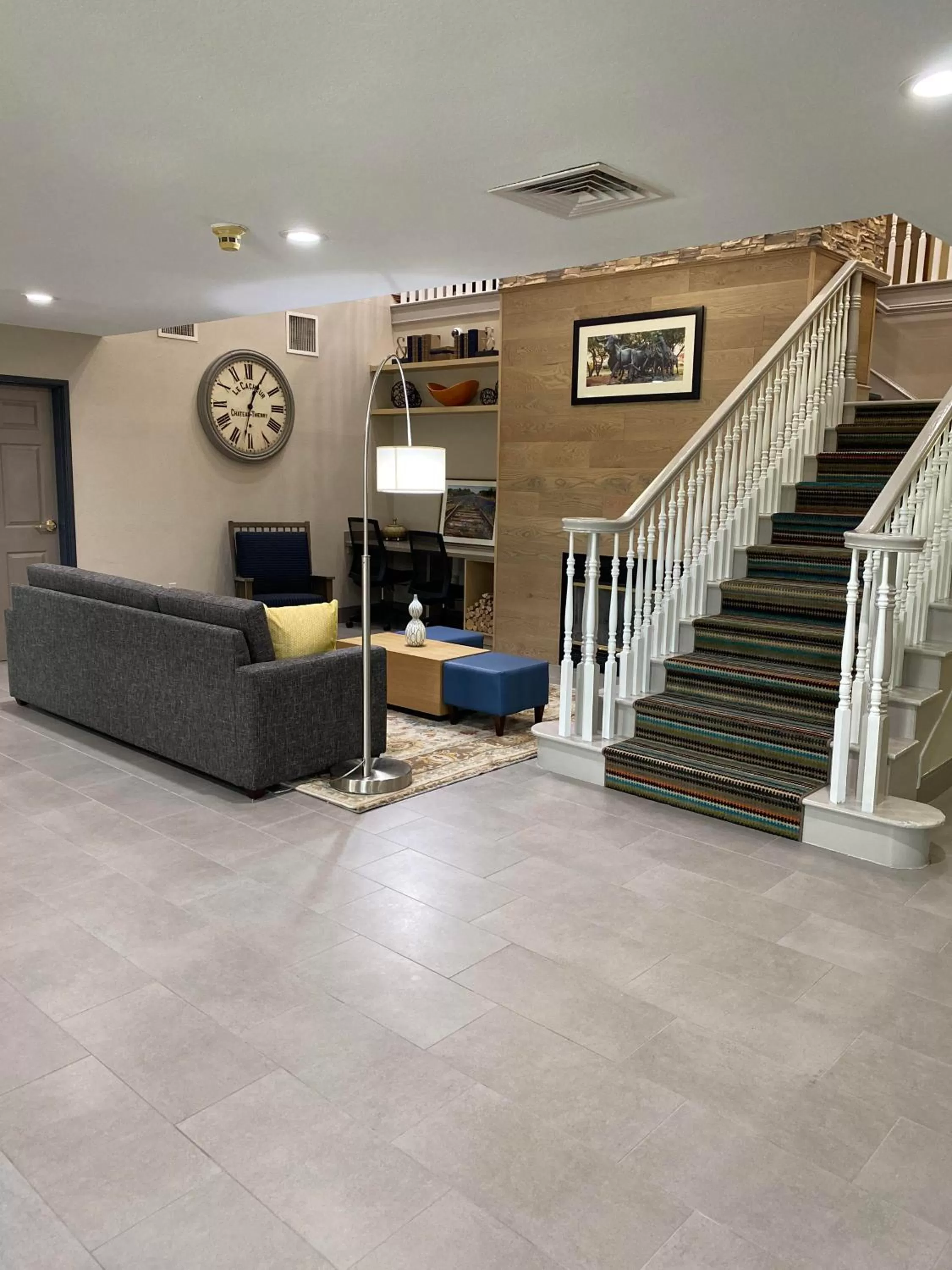 Lobby or reception in Country Inn & Suites by Radisson, Fort Worth, TX