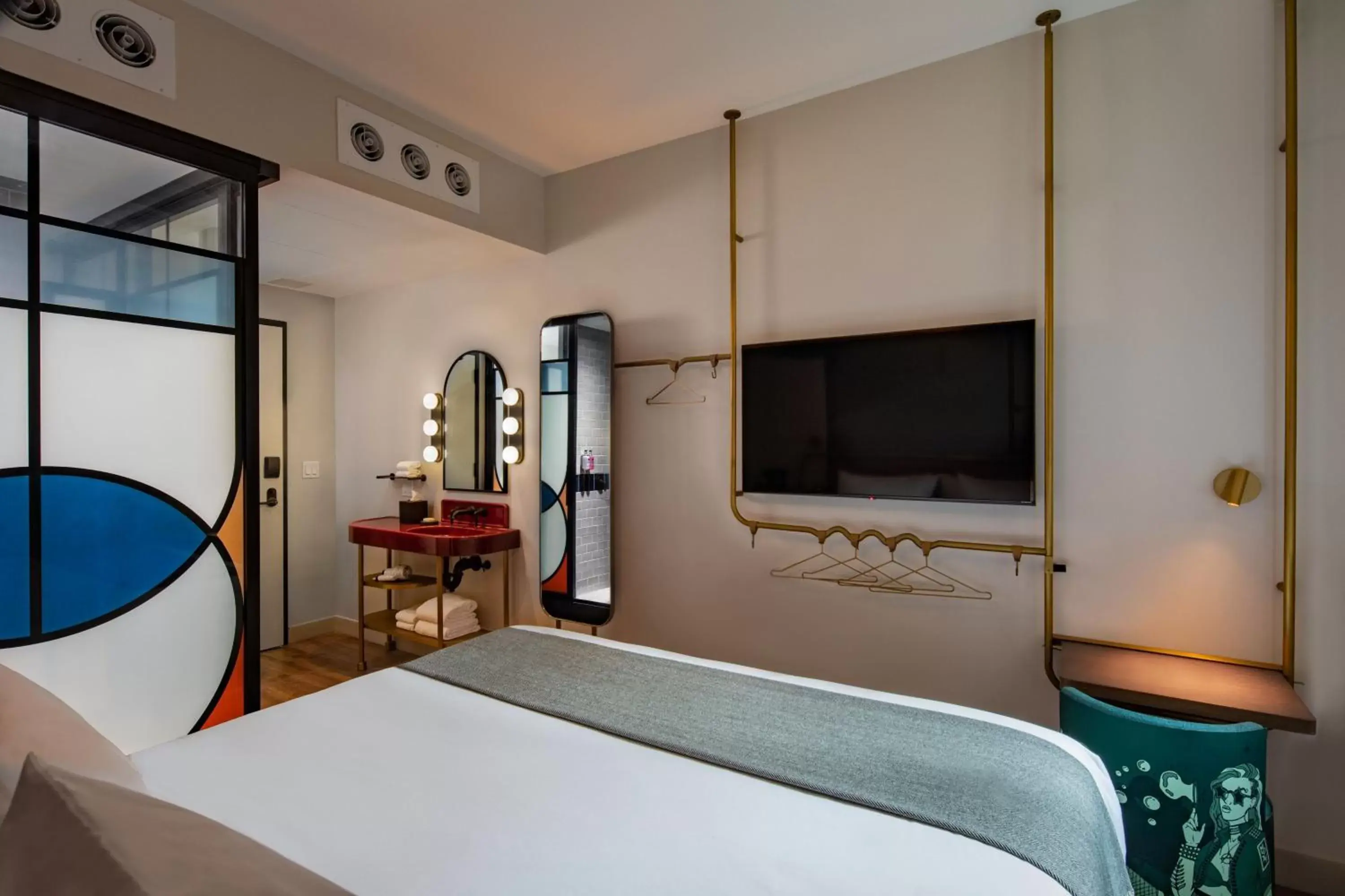 Photo of the whole room, Bed in Moxy NYC Lower East Side