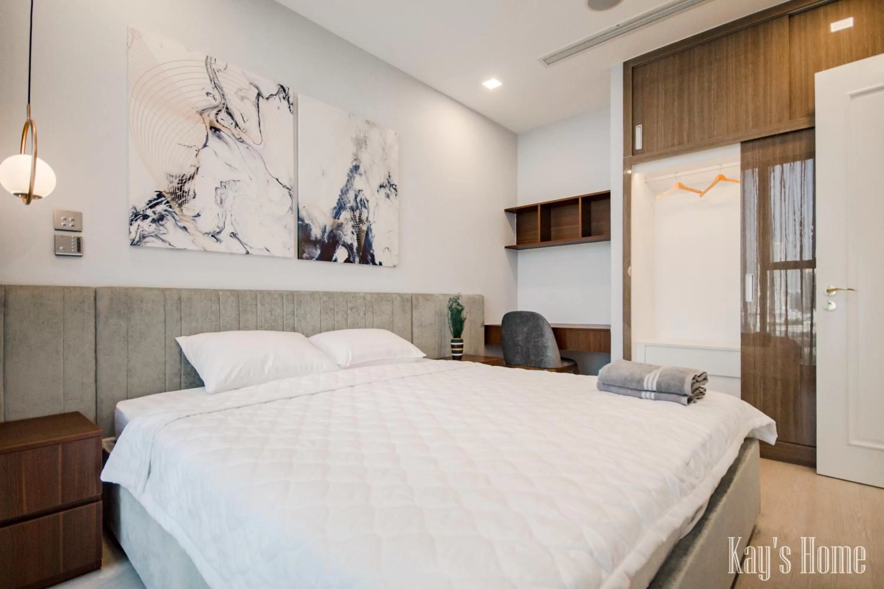 Bed in Vinhomes Central Park-Nice Homes