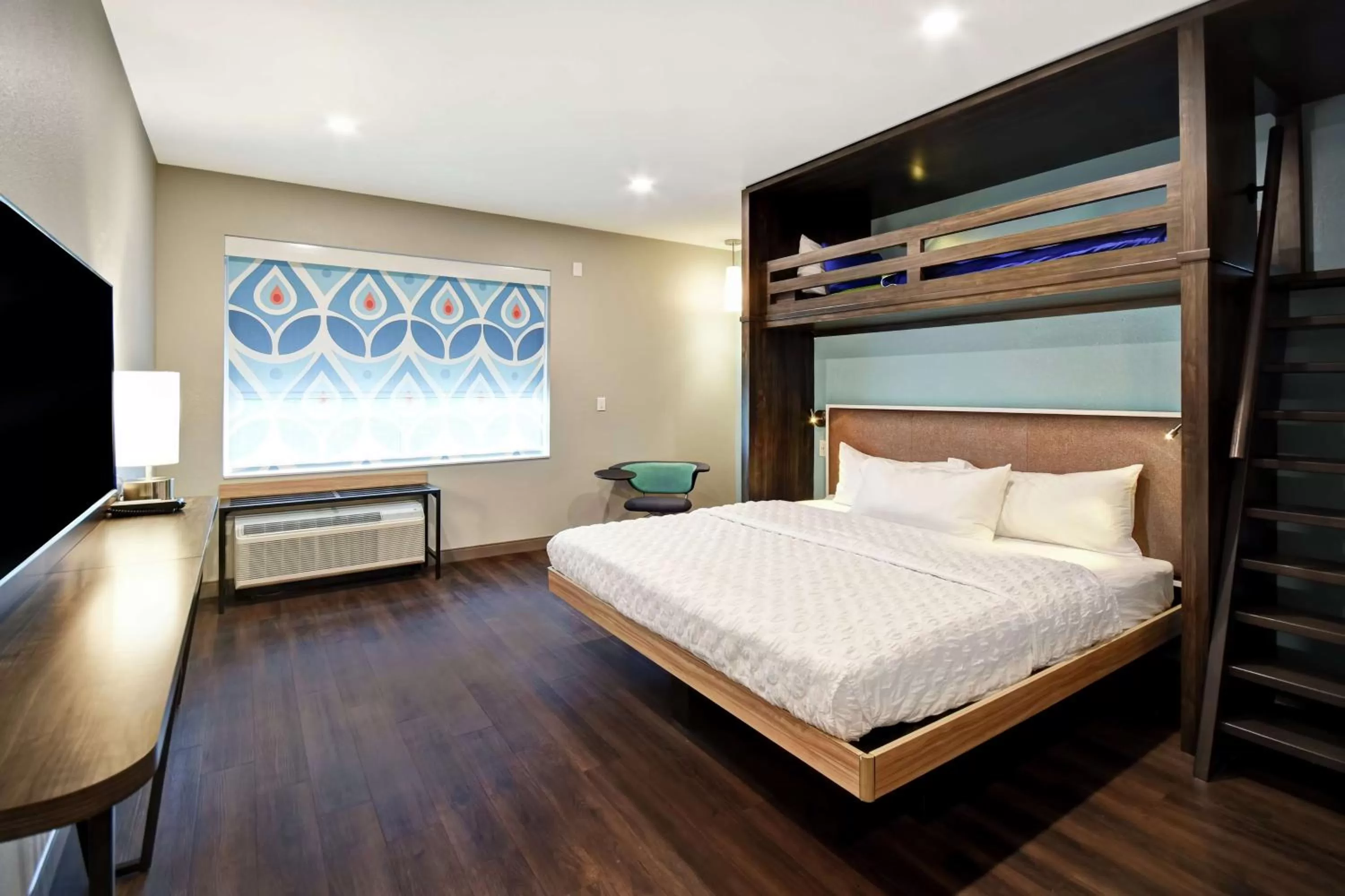 Bedroom, Bed in Tru By Hilton Pigeon Forge