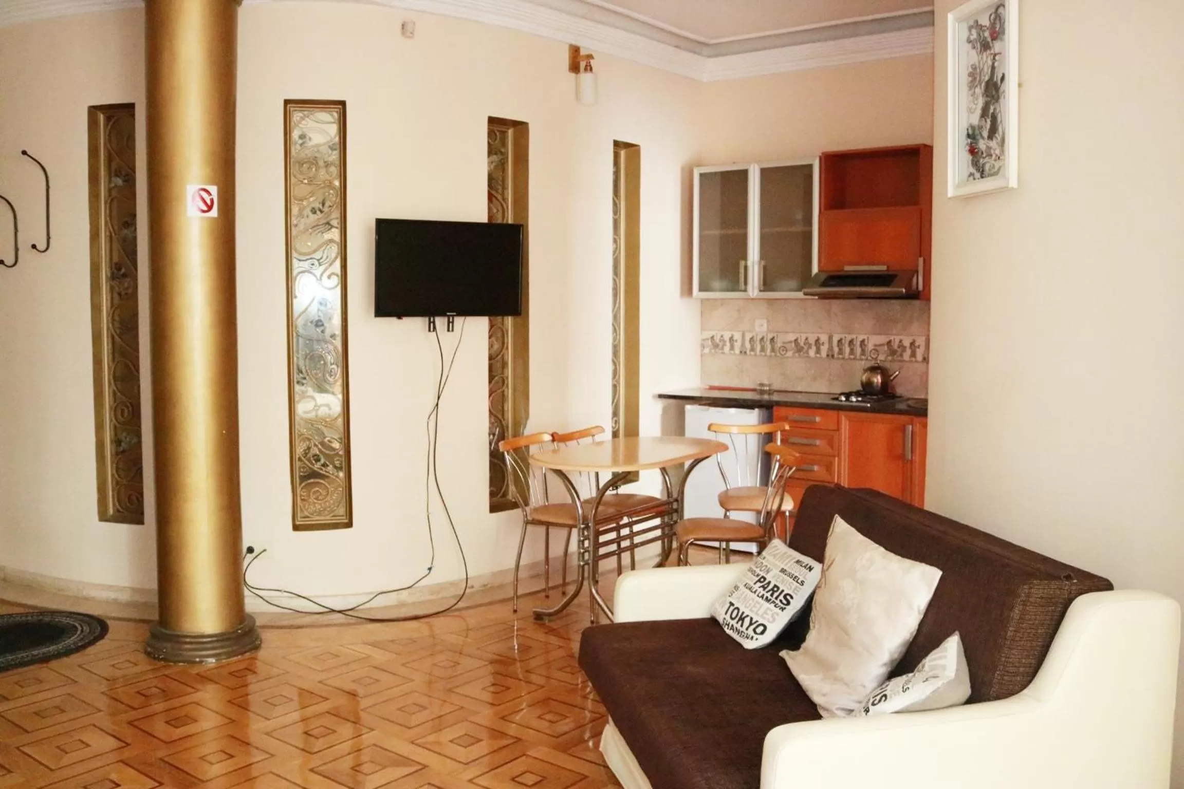 TV and multimedia, Seating Area in Luxors Garden