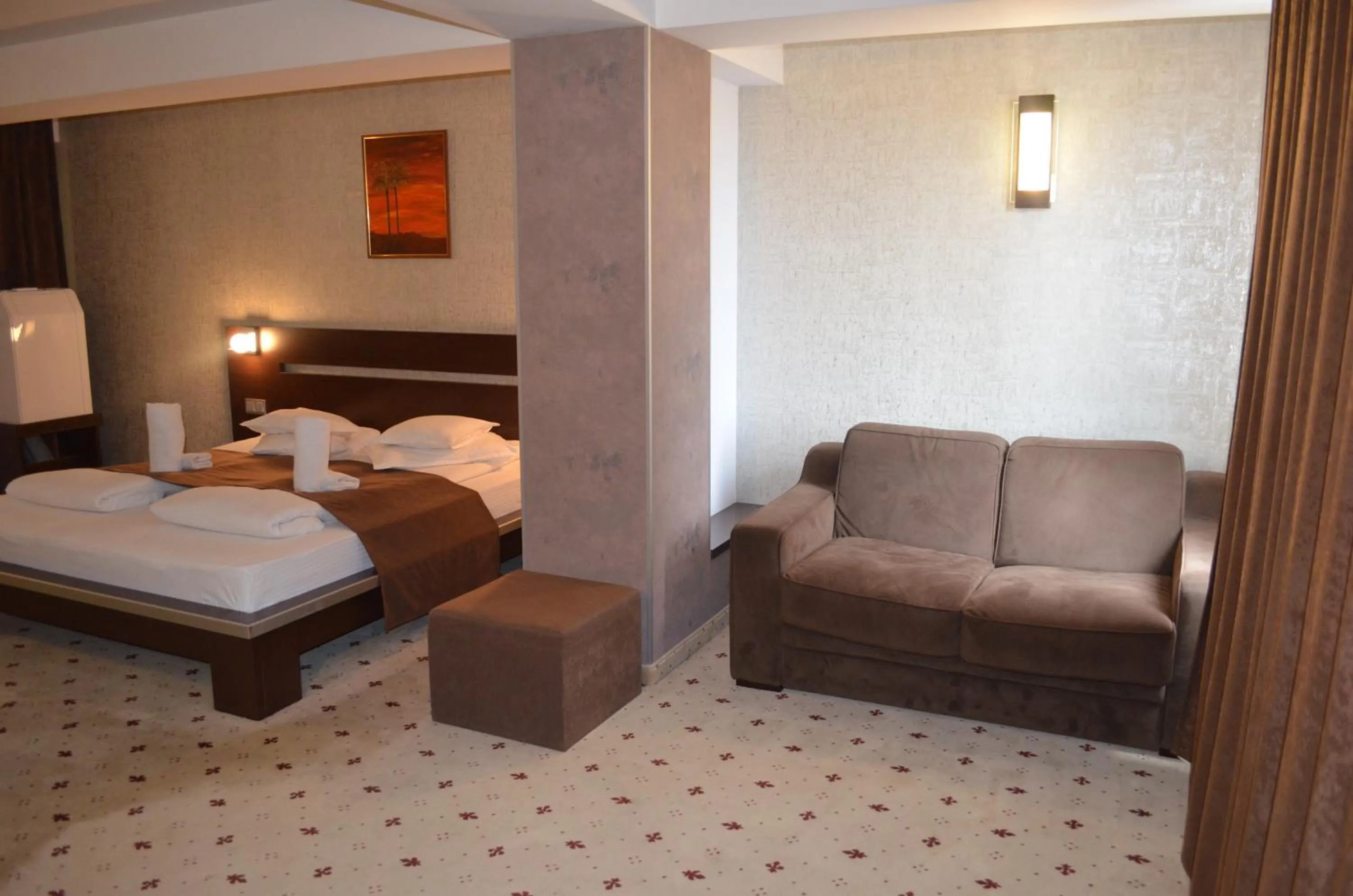 Photo of the whole room, Bed in Hotel Premier