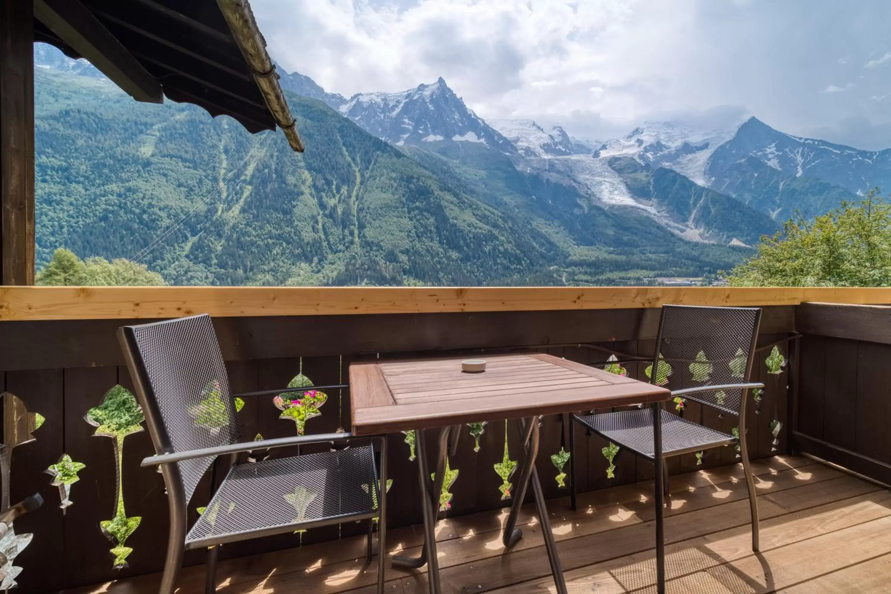 Balcony/Terrace, Mountain View in Auberge du Bois Prin