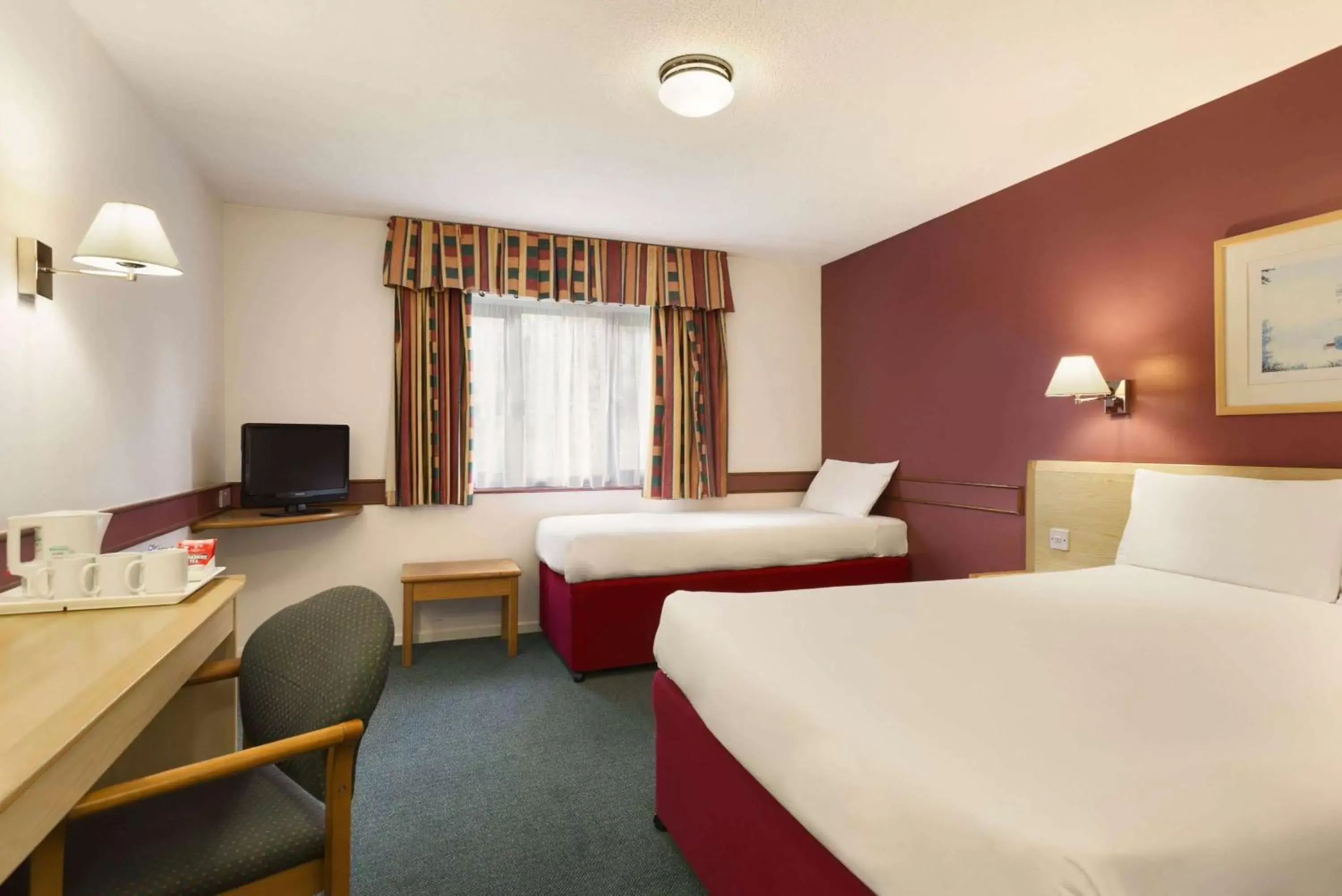 Photo of the whole room in Days Inn Hotel Bradford - Leeds