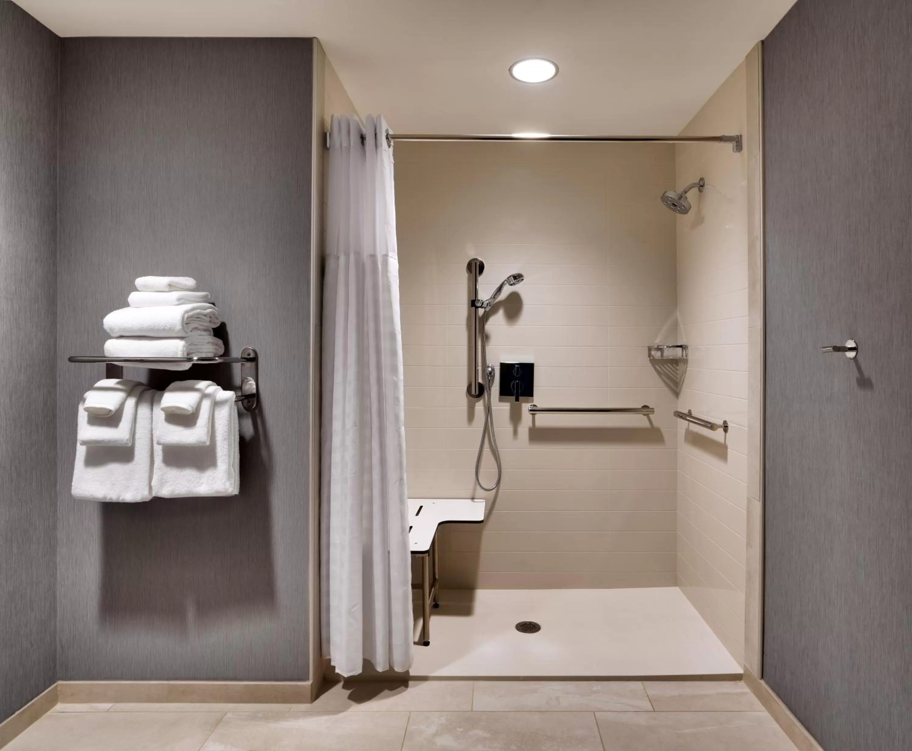 Bathroom in Hyatt Place Fayetteville/Springdale