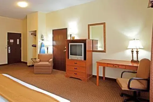King Room - Non-Smoking in Holiday Inn Express Princeton/I-77, an IHG Hotel