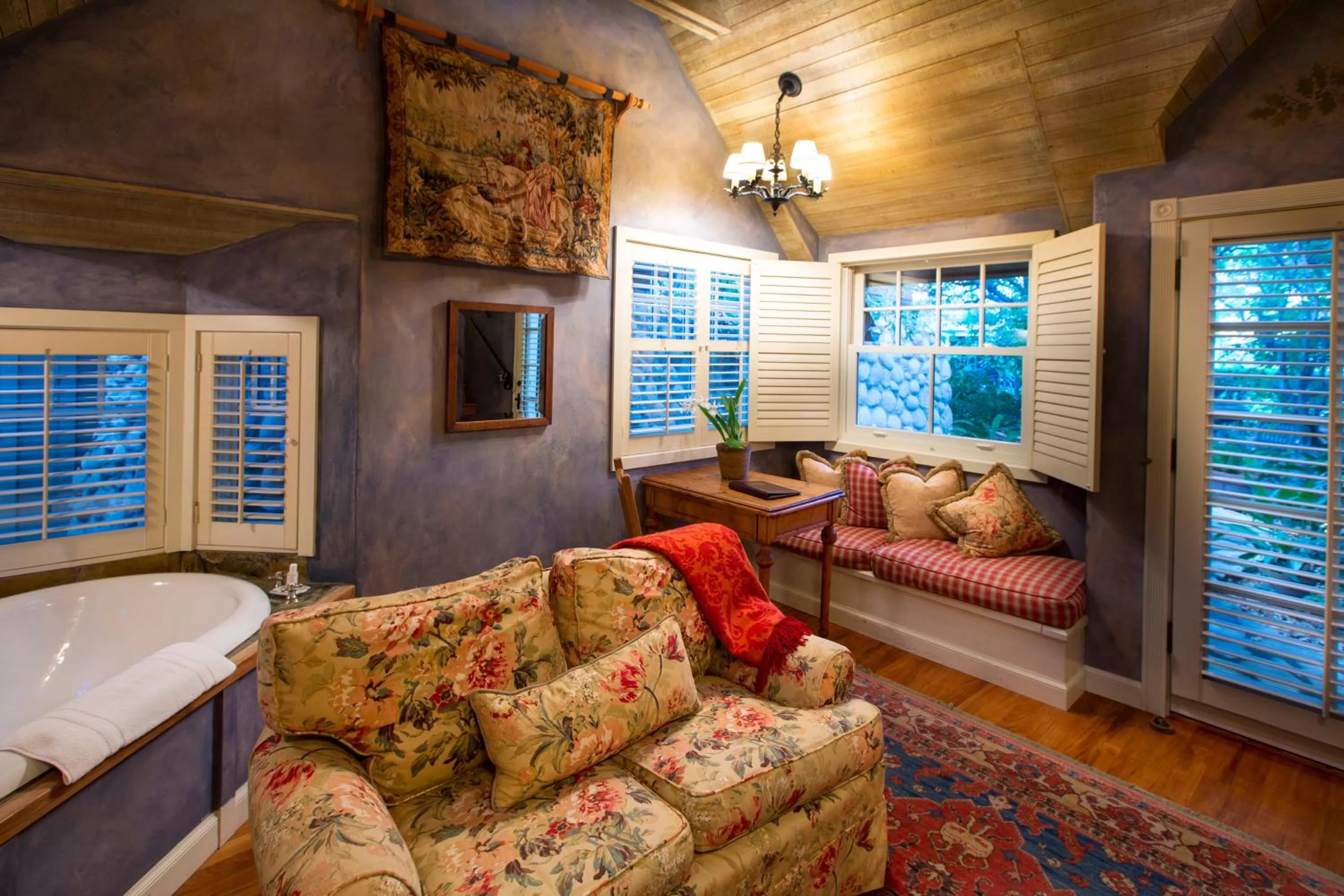 Living room in Simpson House Inn