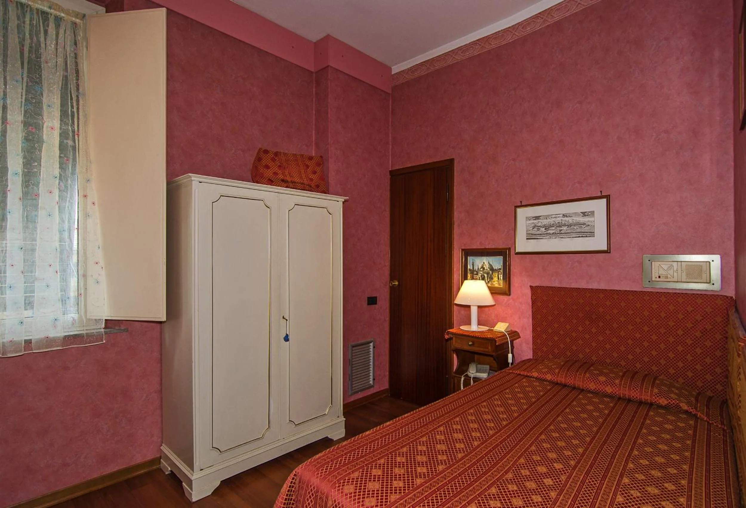 Photo of the whole room, Bed in Hotel Rex