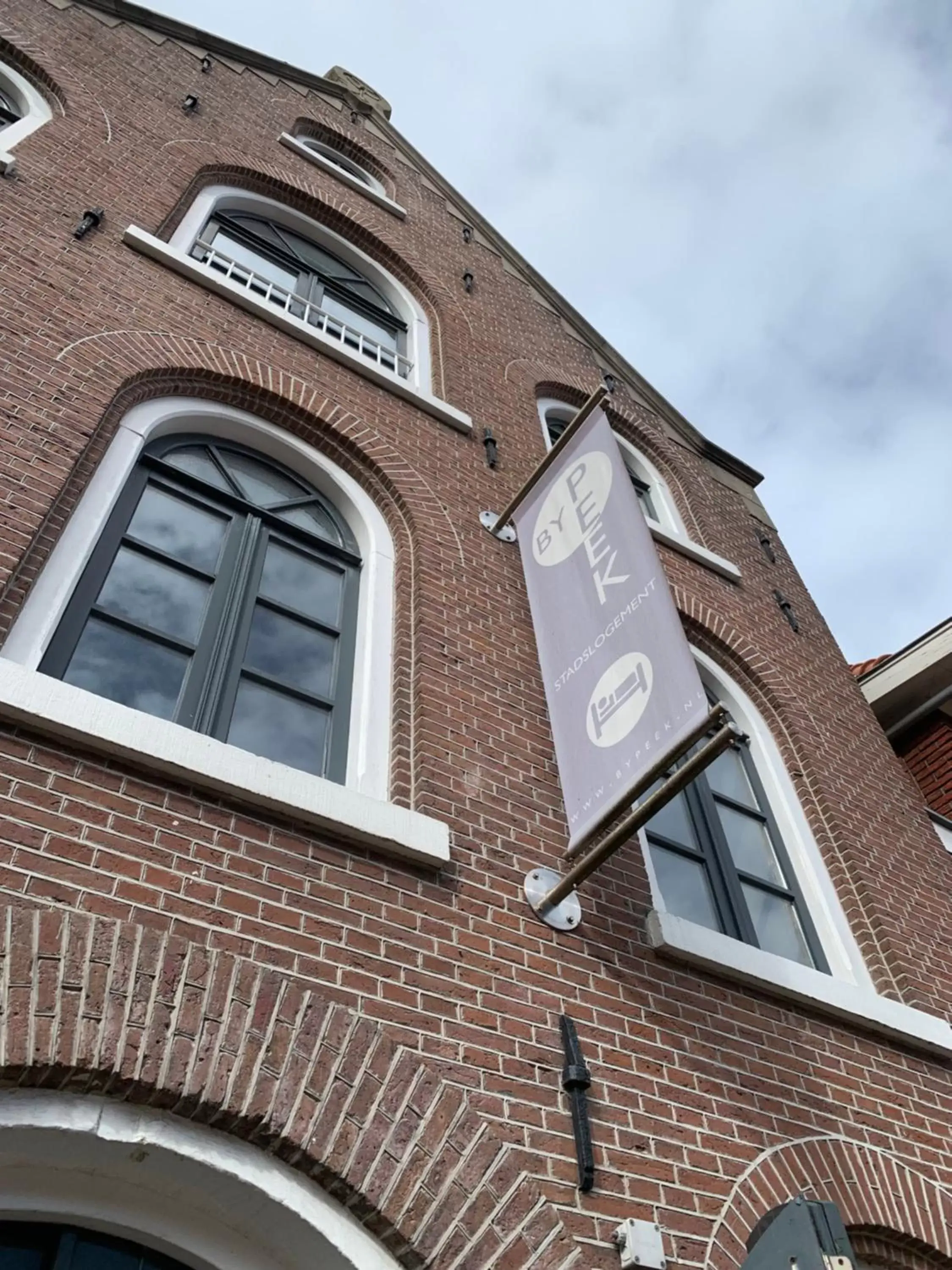 Property logo or sign, Property Building in Stadslogement By Peek